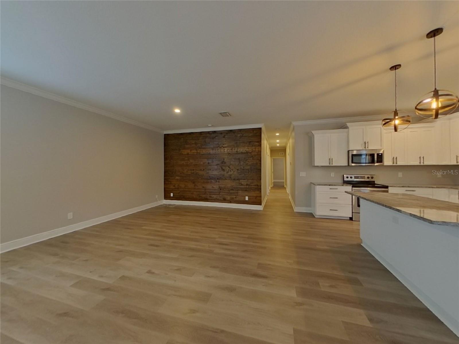 Image 3 of 15 For 4410 46th Avenue N