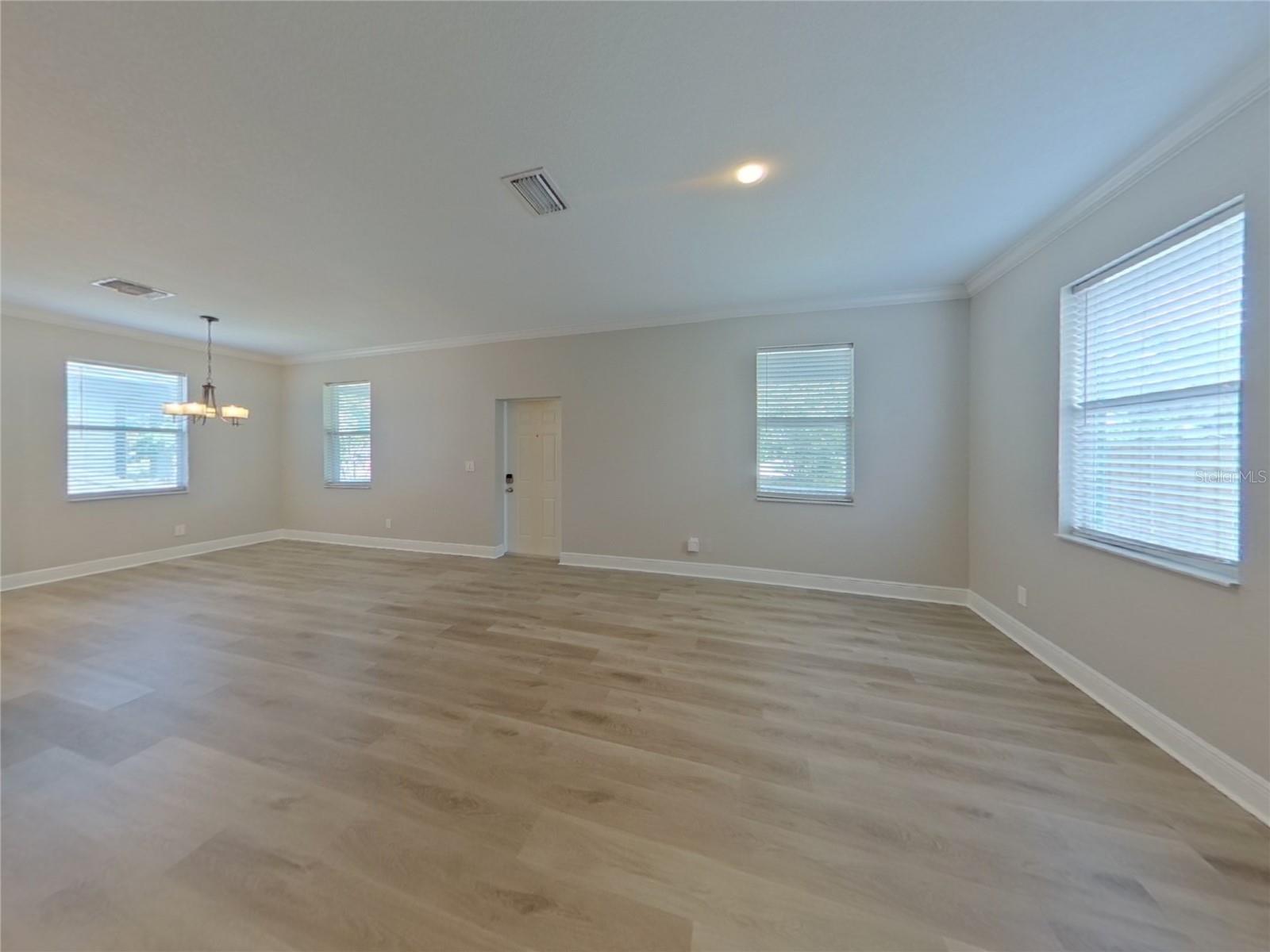 Image 4 of 15 For 4410 46th Avenue N