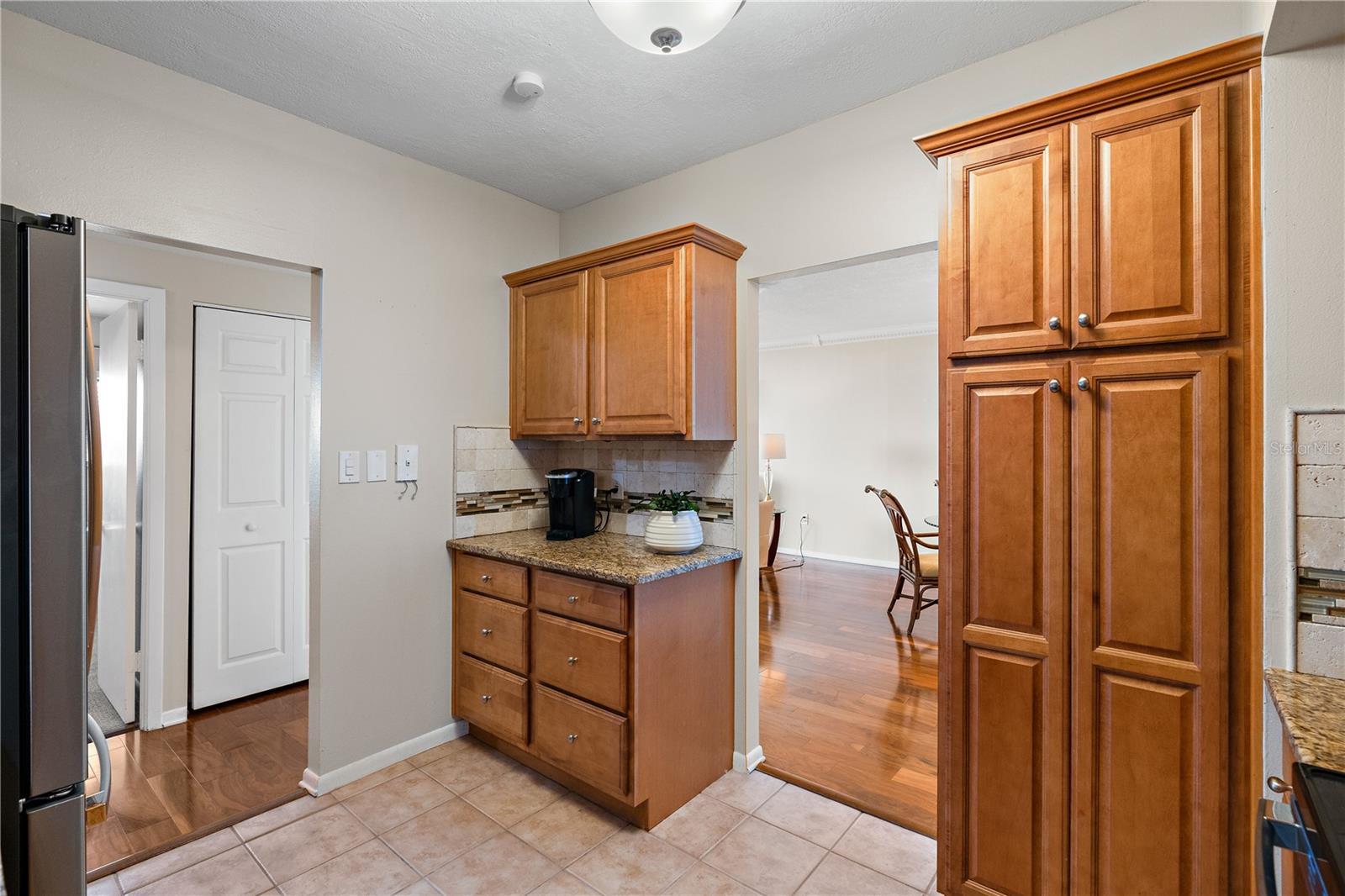 Image 6 of 30 For 30 Turner Street 703