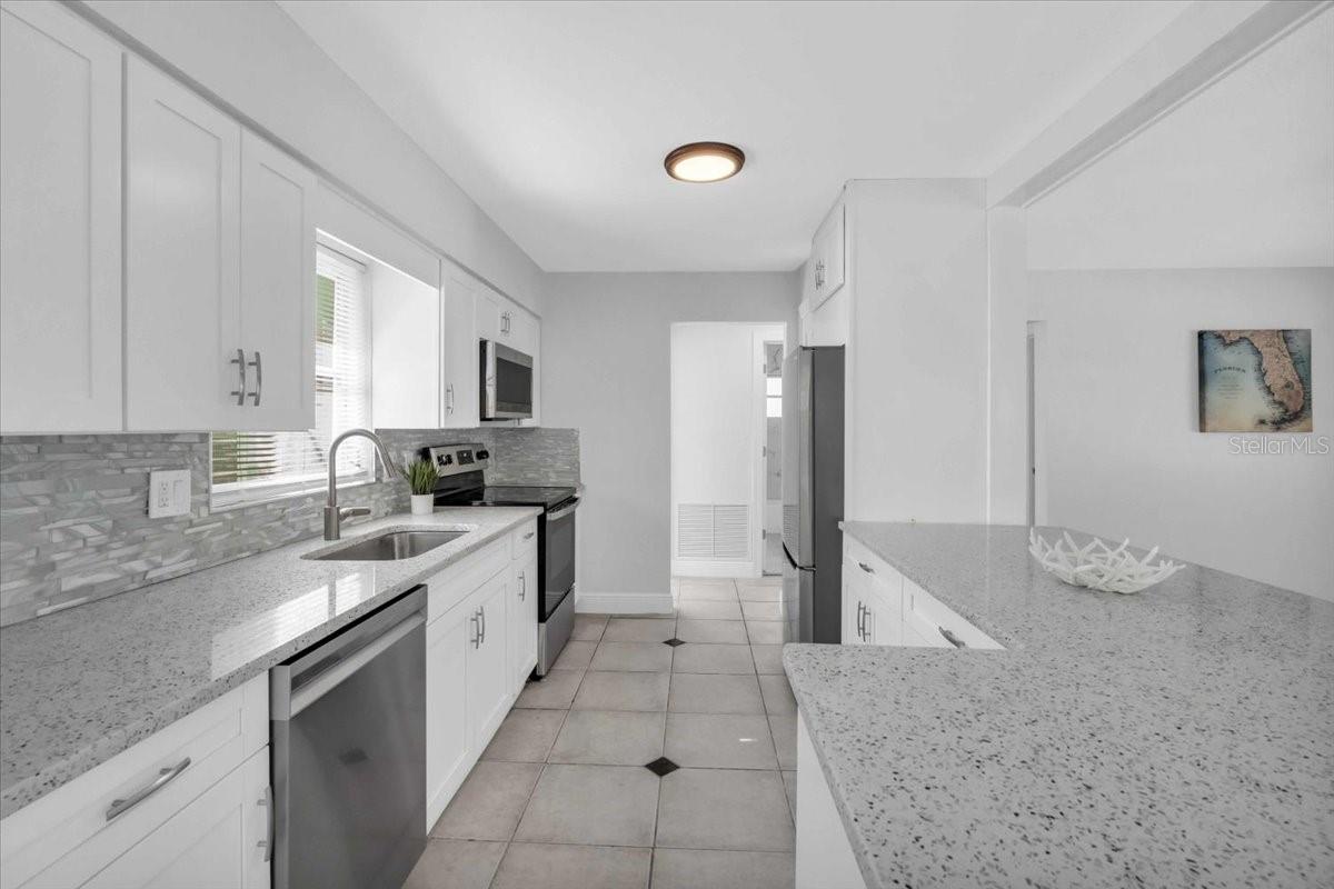 Image 4 of 19 For 3002 Dupont Street S
