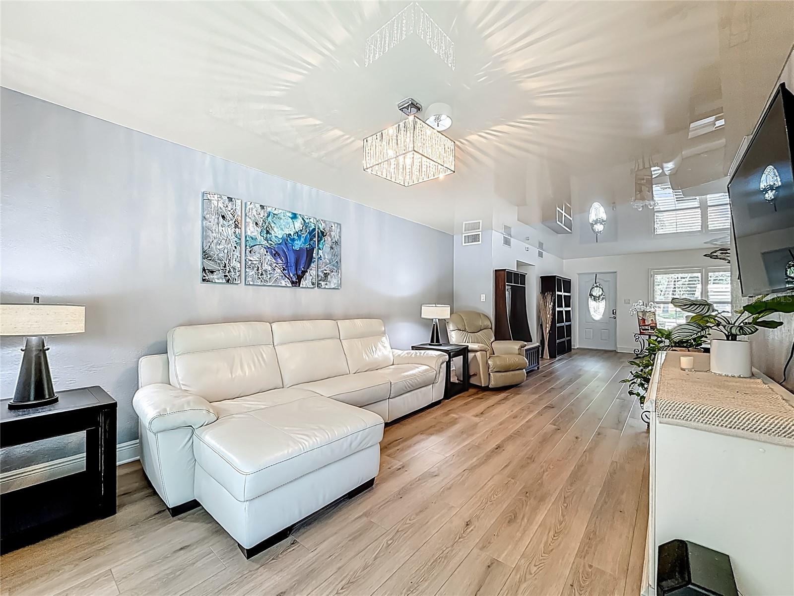 Image 39 of 98 For 2900 Park Street N