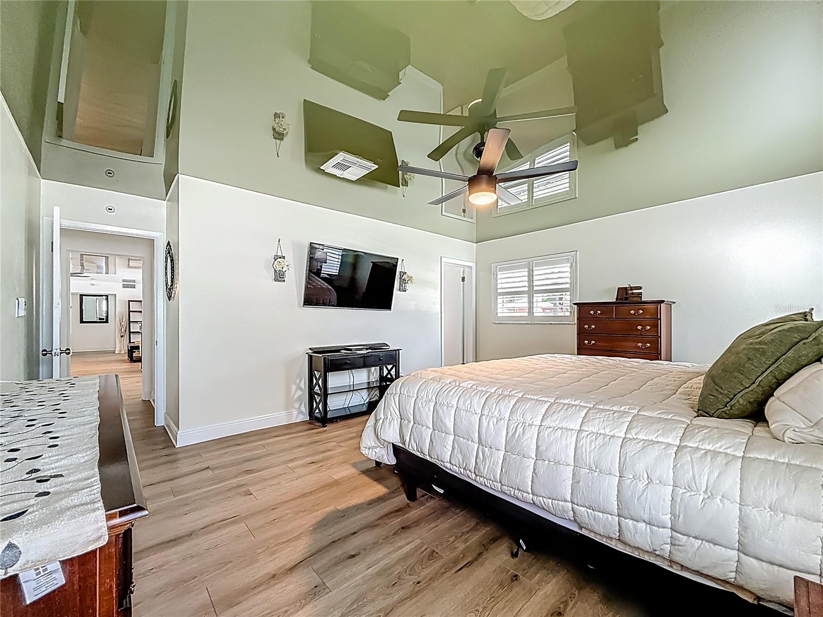 Image 43 of 98 For 2900 Park Street N