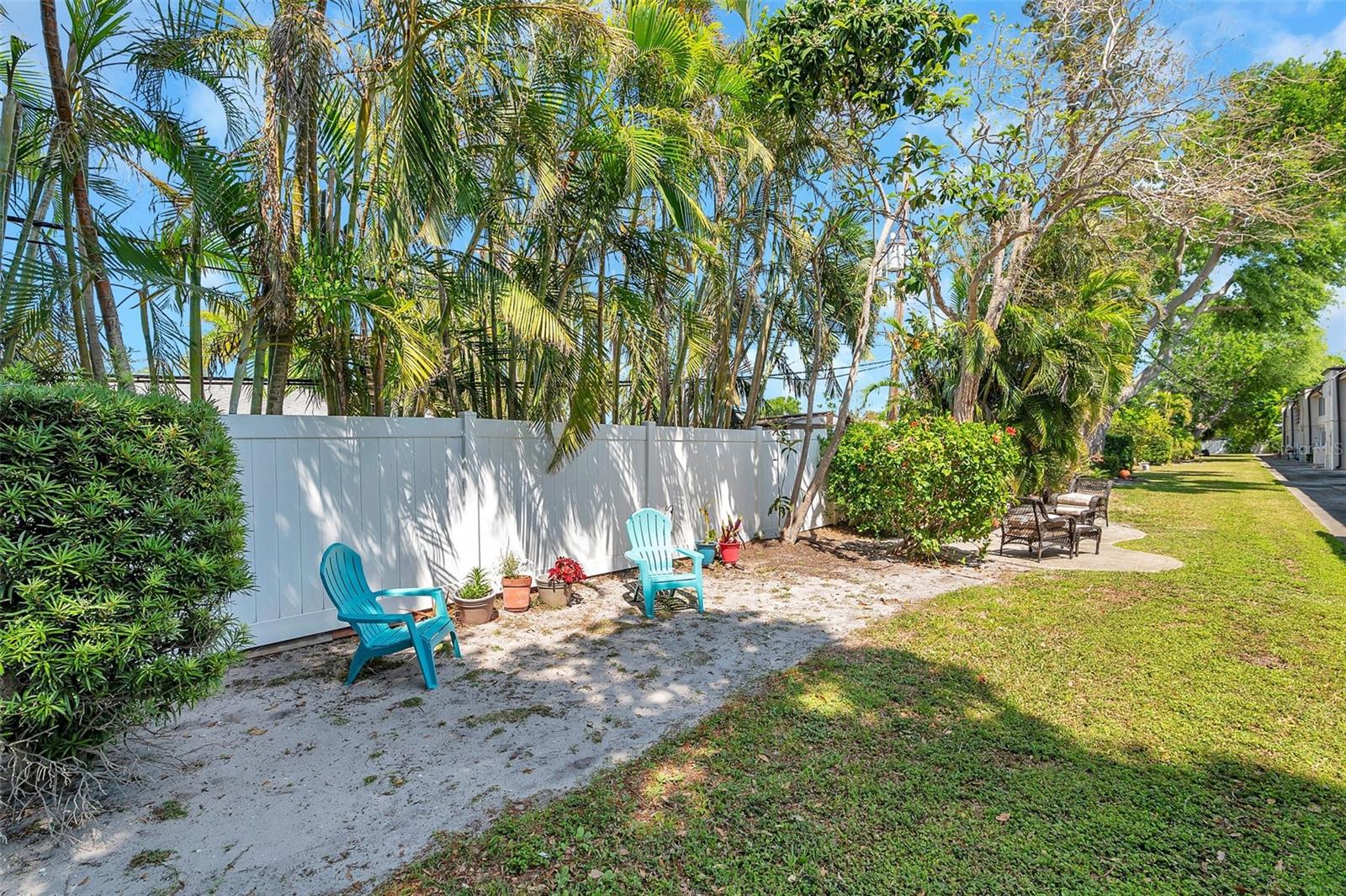 Image 5 of 41 For 9945 47th Avenue N 110