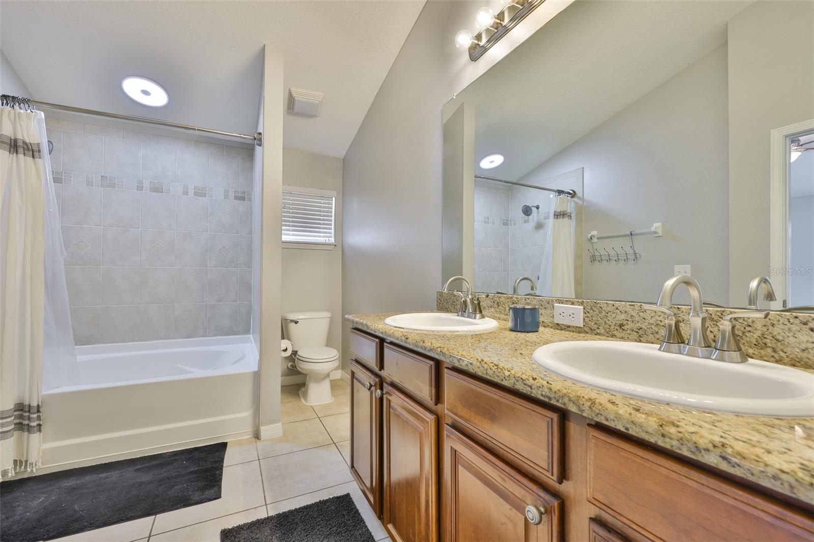 Image 23 of 34 For 7001 Interbay Boulevard 117