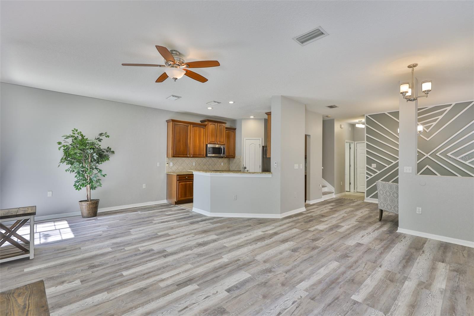 Image 6 of 34 For 7001 Interbay Boulevard 117