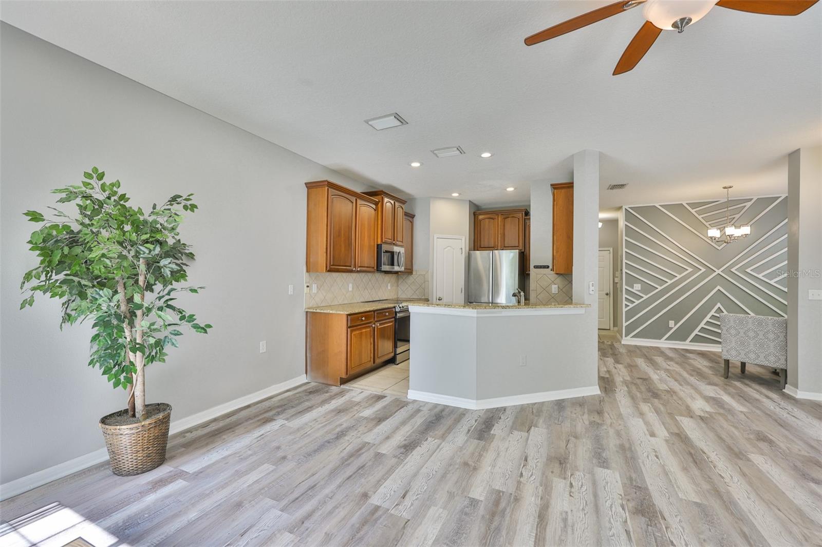 Image 7 of 34 For 7001 Interbay Boulevard 117