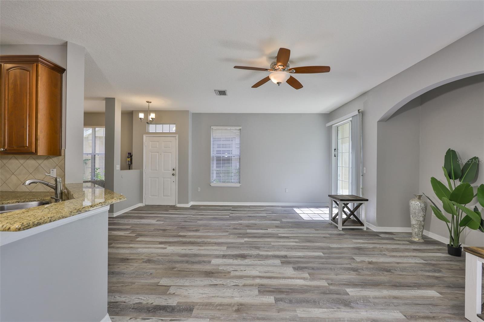 Image 8 of 34 For 7001 Interbay Boulevard 117