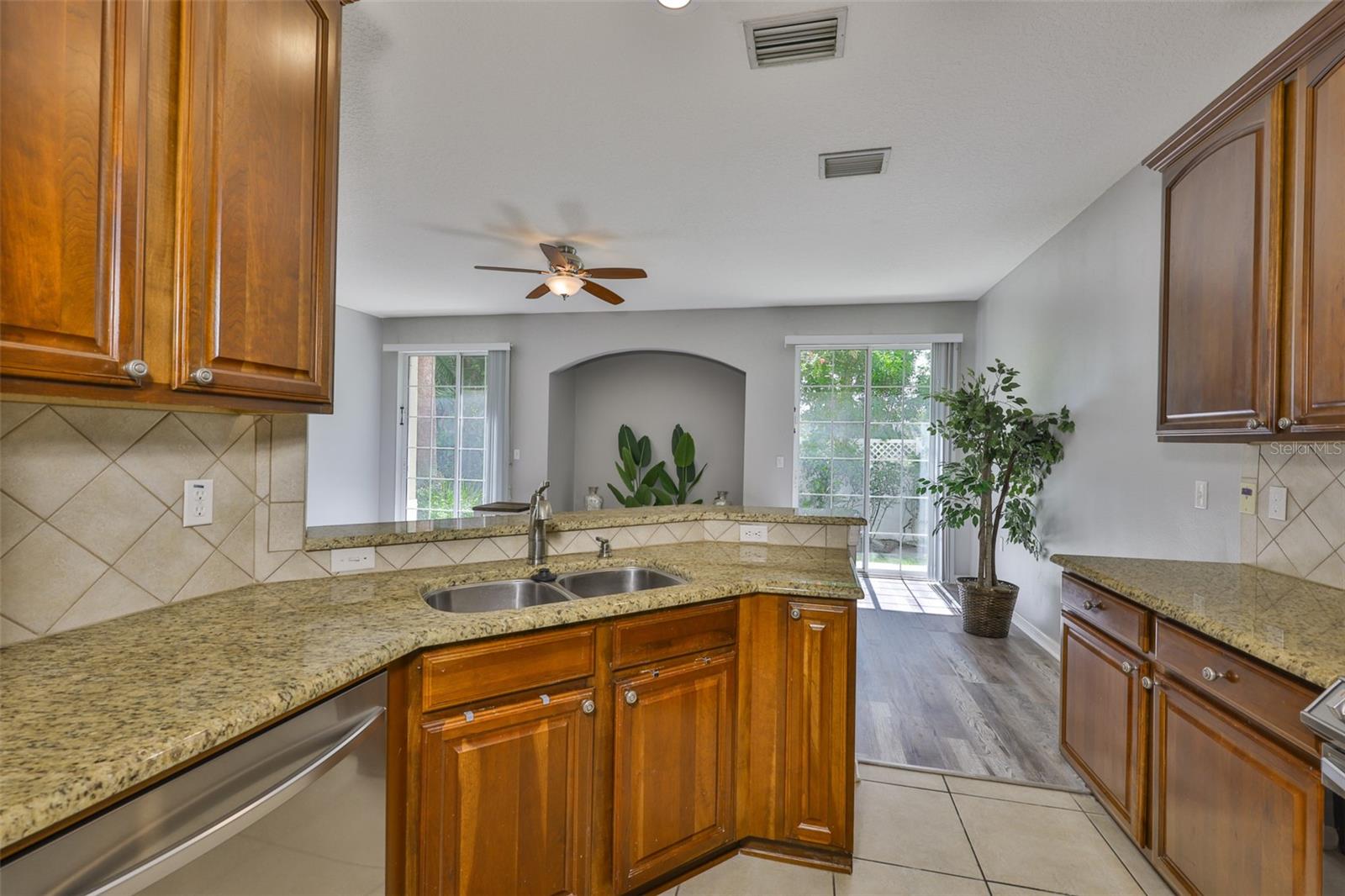 Image 9 of 34 For 7001 Interbay Boulevard 117