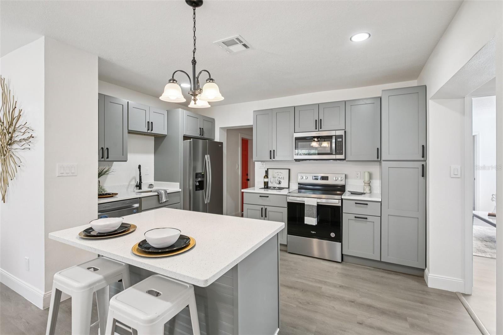 Image 14 of 42 For 115 41st Avenue Ne