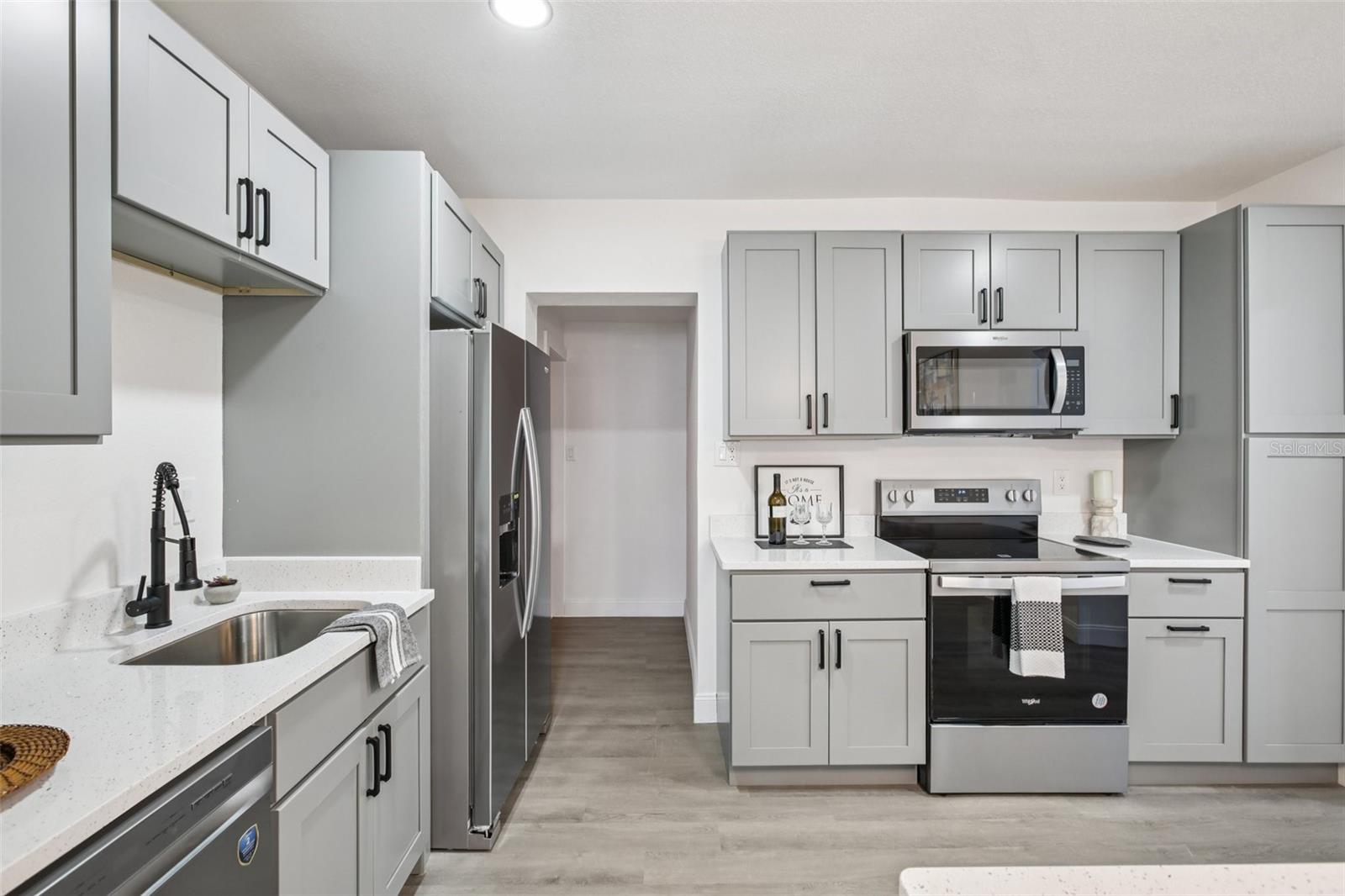 Image 17 of 42 For 115 41st Avenue Ne