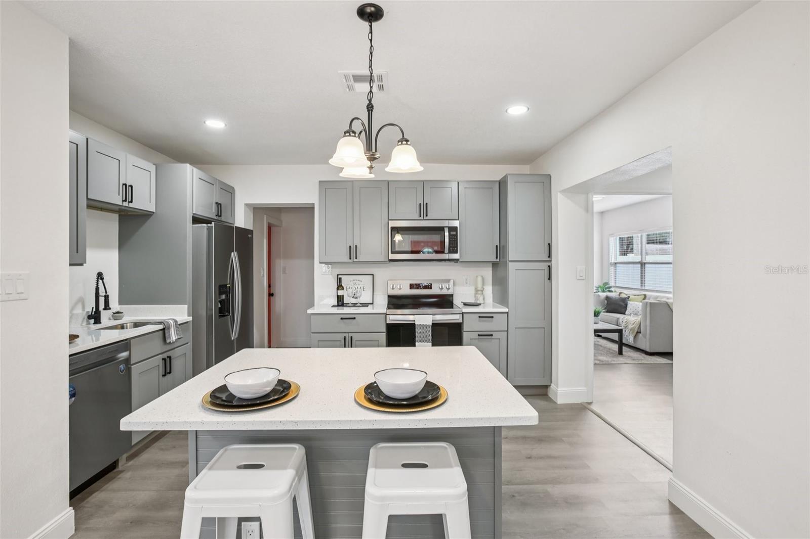 Image 19 of 42 For 115 41st Avenue Ne