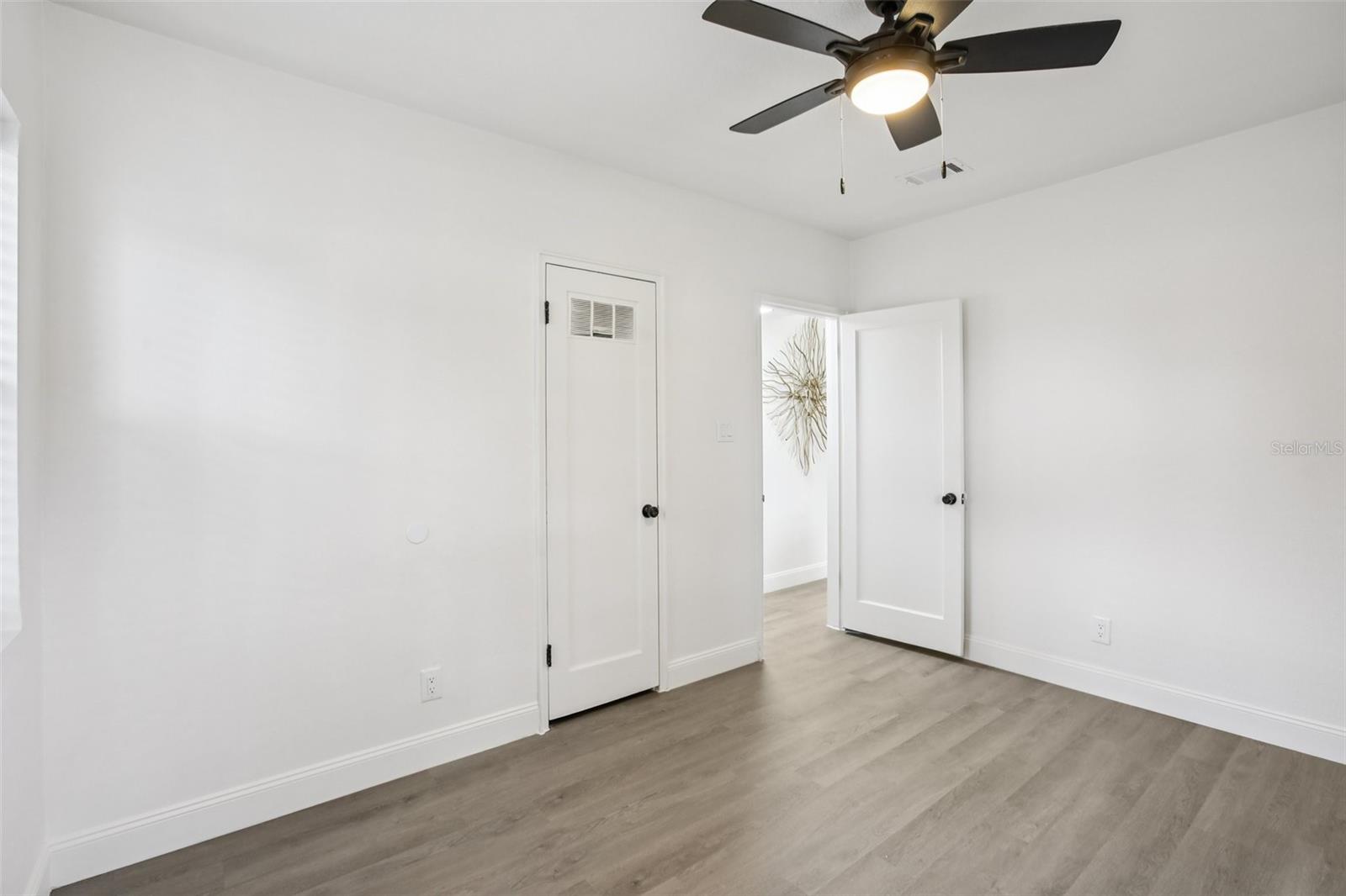 Image 22 of 42 For 115 41st Avenue Ne