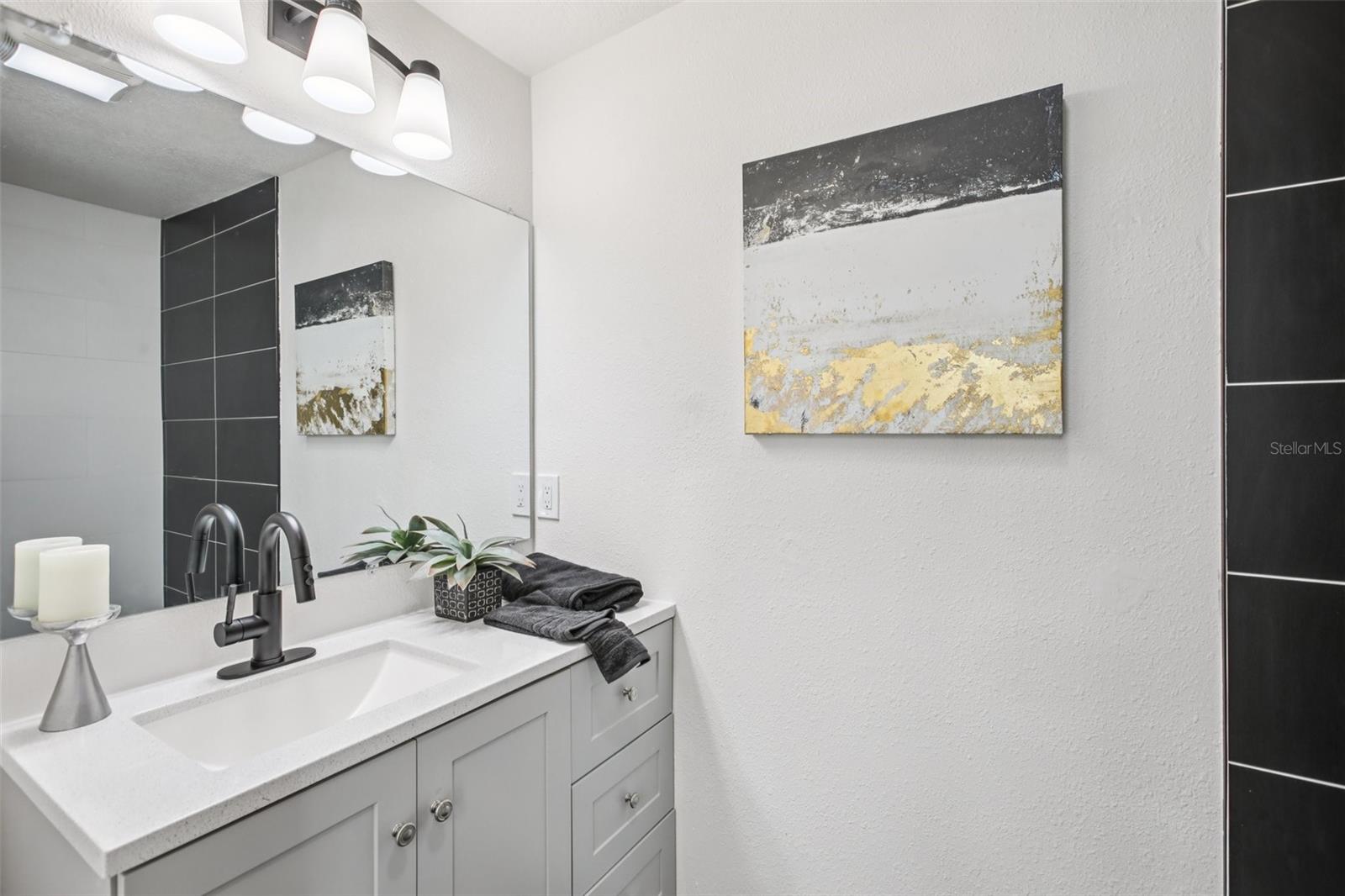 Image 25 of 42 For 115 41st Avenue Ne