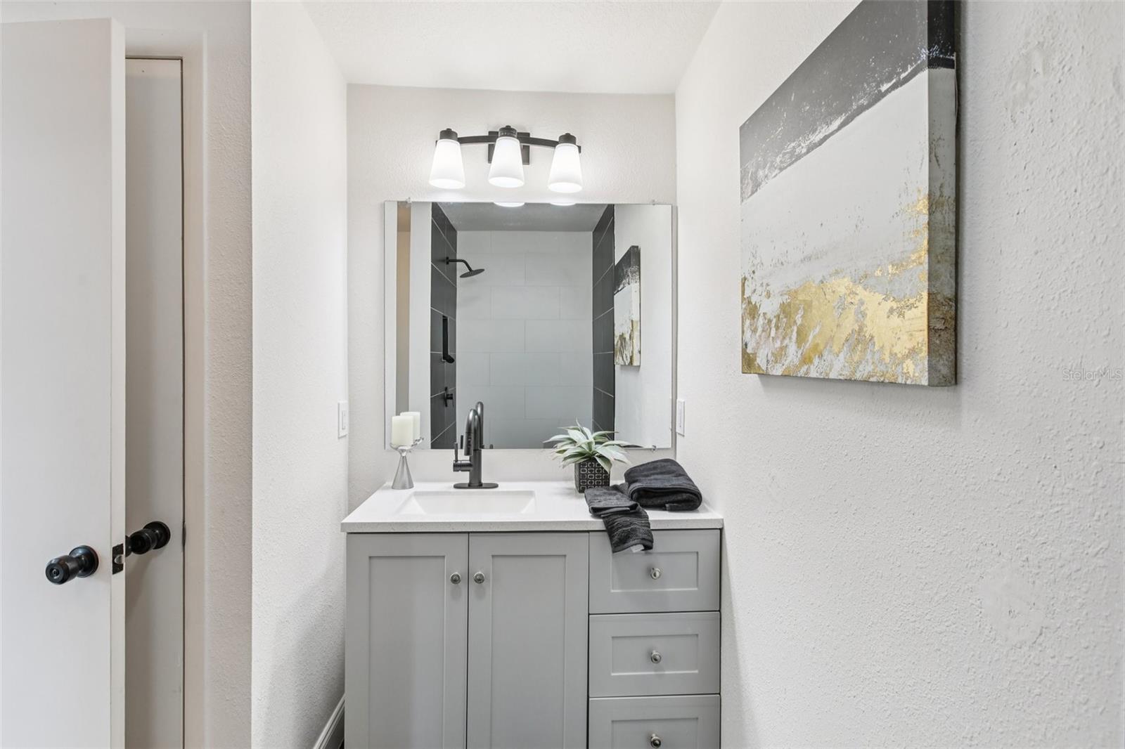 Image 26 of 42 For 115 41st Avenue Ne