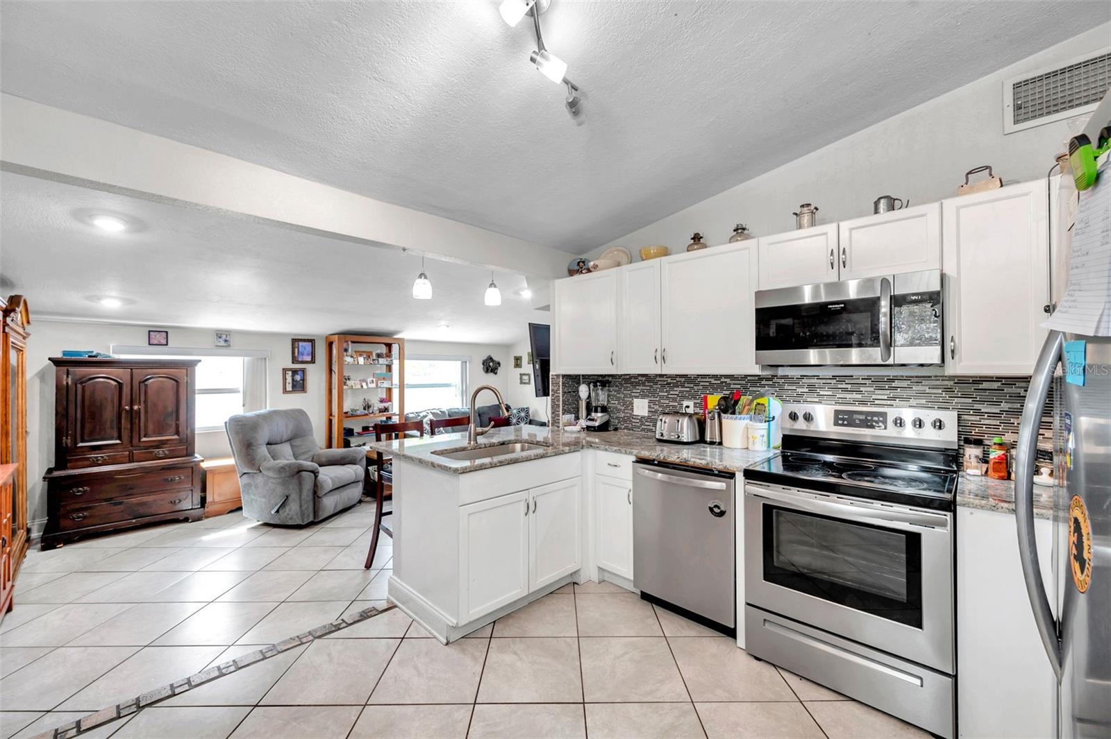 Image 11 of 51 For 7311 51st Avenue N