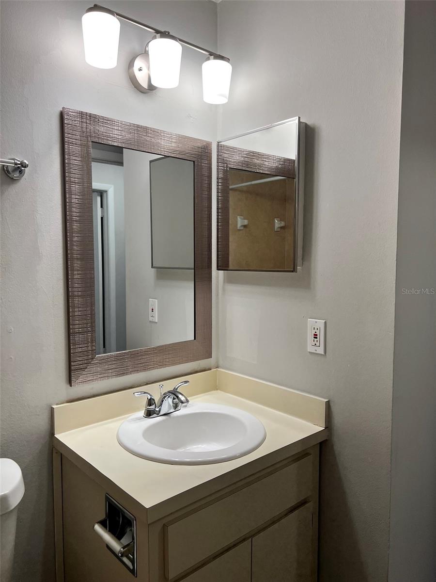 Image 16 of 17 For 2411 Stroud Avenue 3