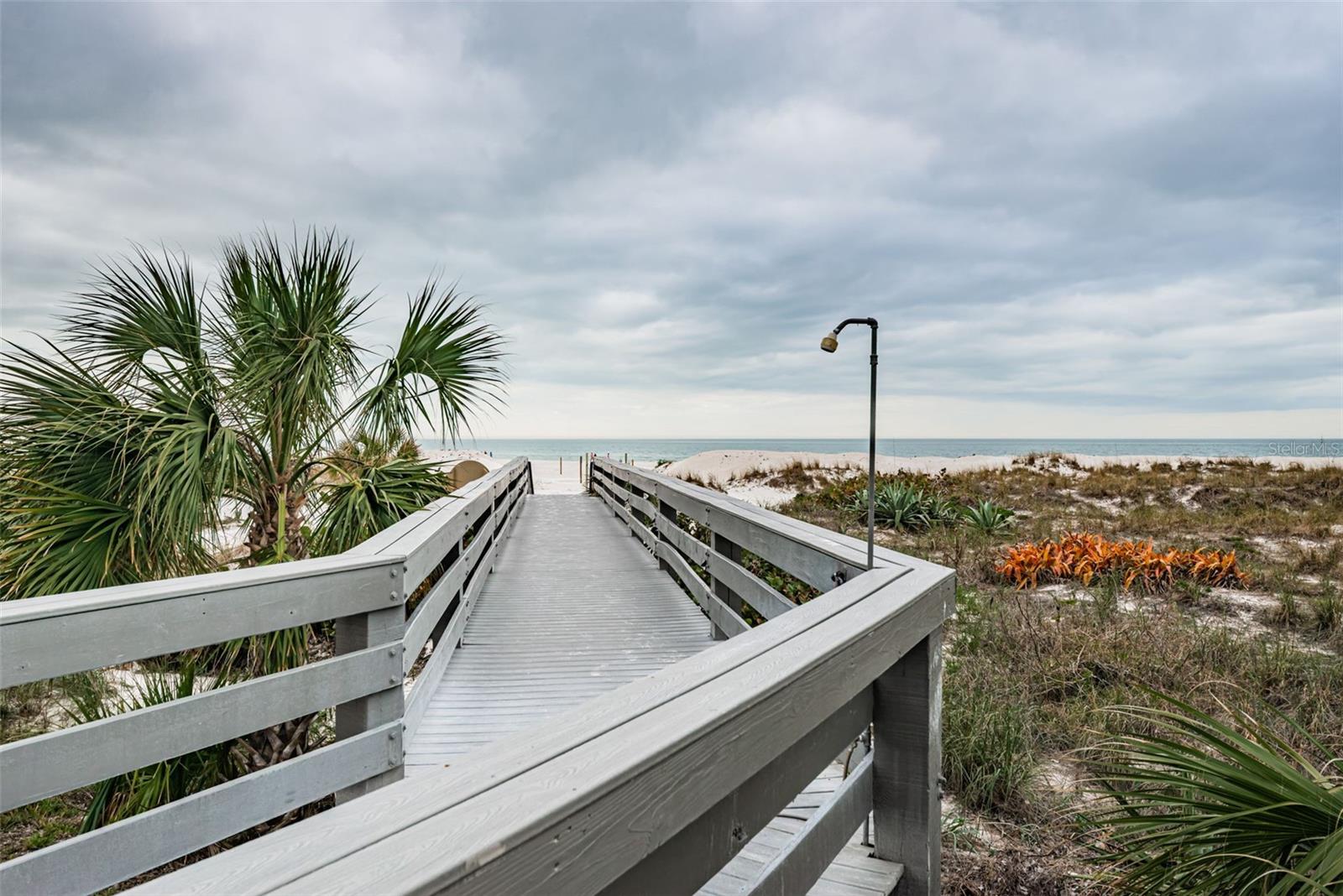 Image 25 of 42 For 4450 Gulf Boulevard 405