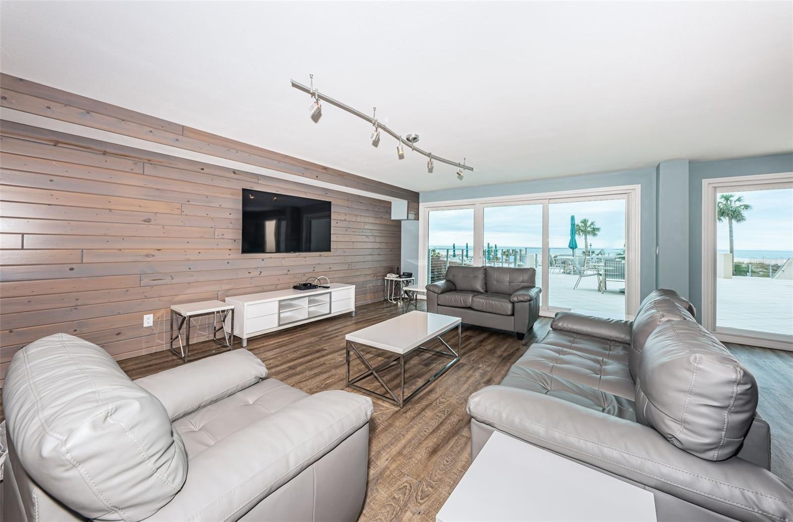 Image 37 of 42 For 4450 Gulf Boulevard 405