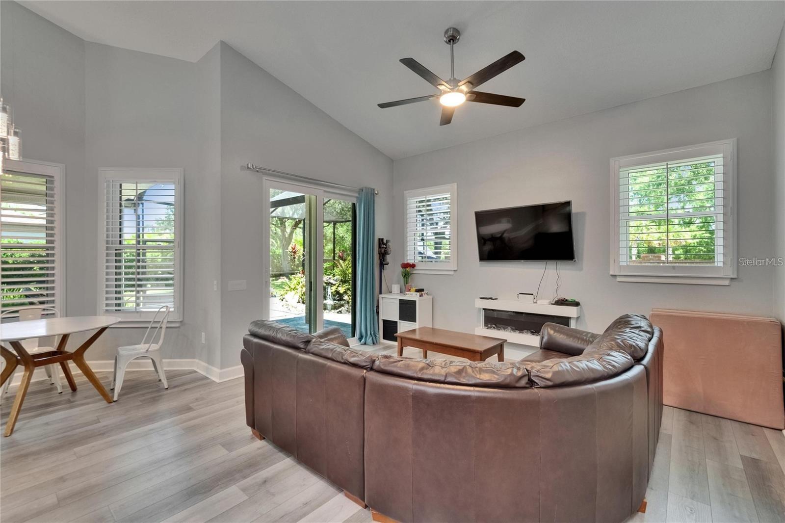 Image 11 of 25 For 16367 Ashington Park Drive