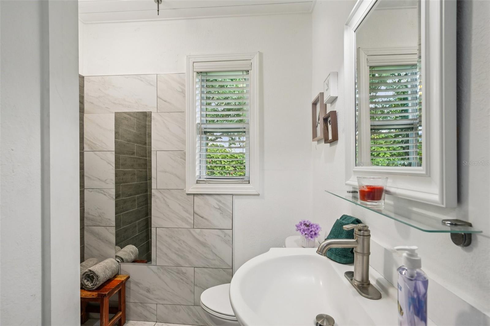 Image 10 of 32 For 924 32nd Street N