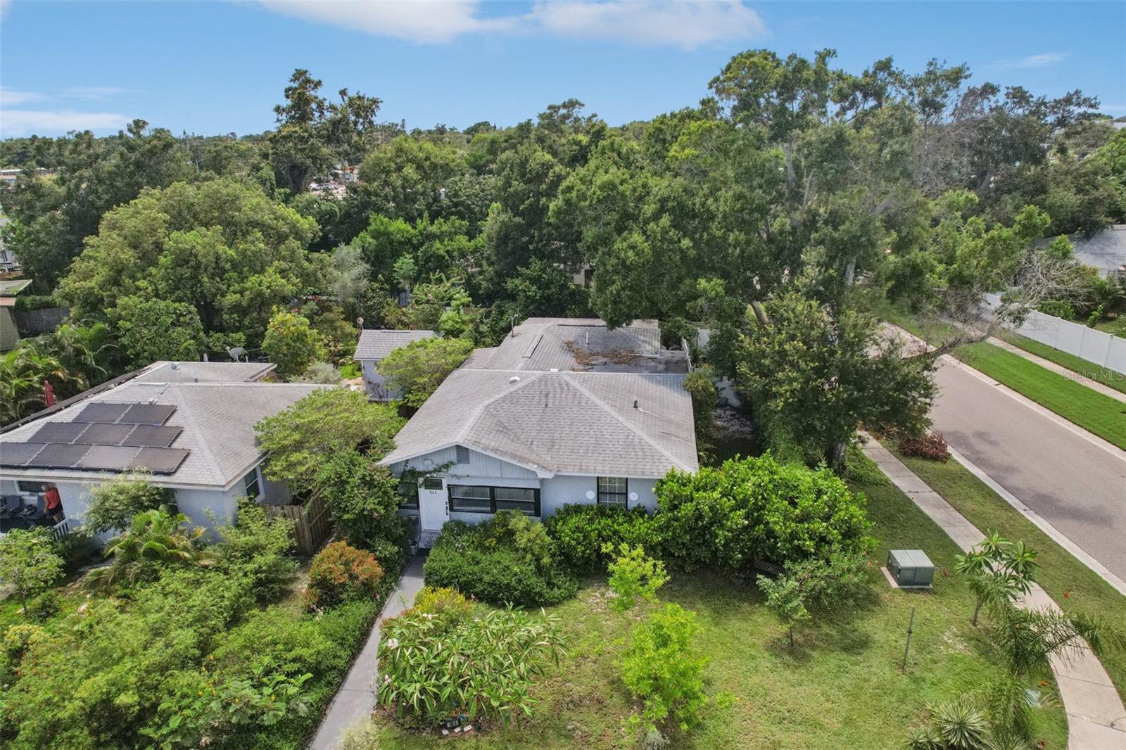 Image 2 of 32 For 924 32nd Street N