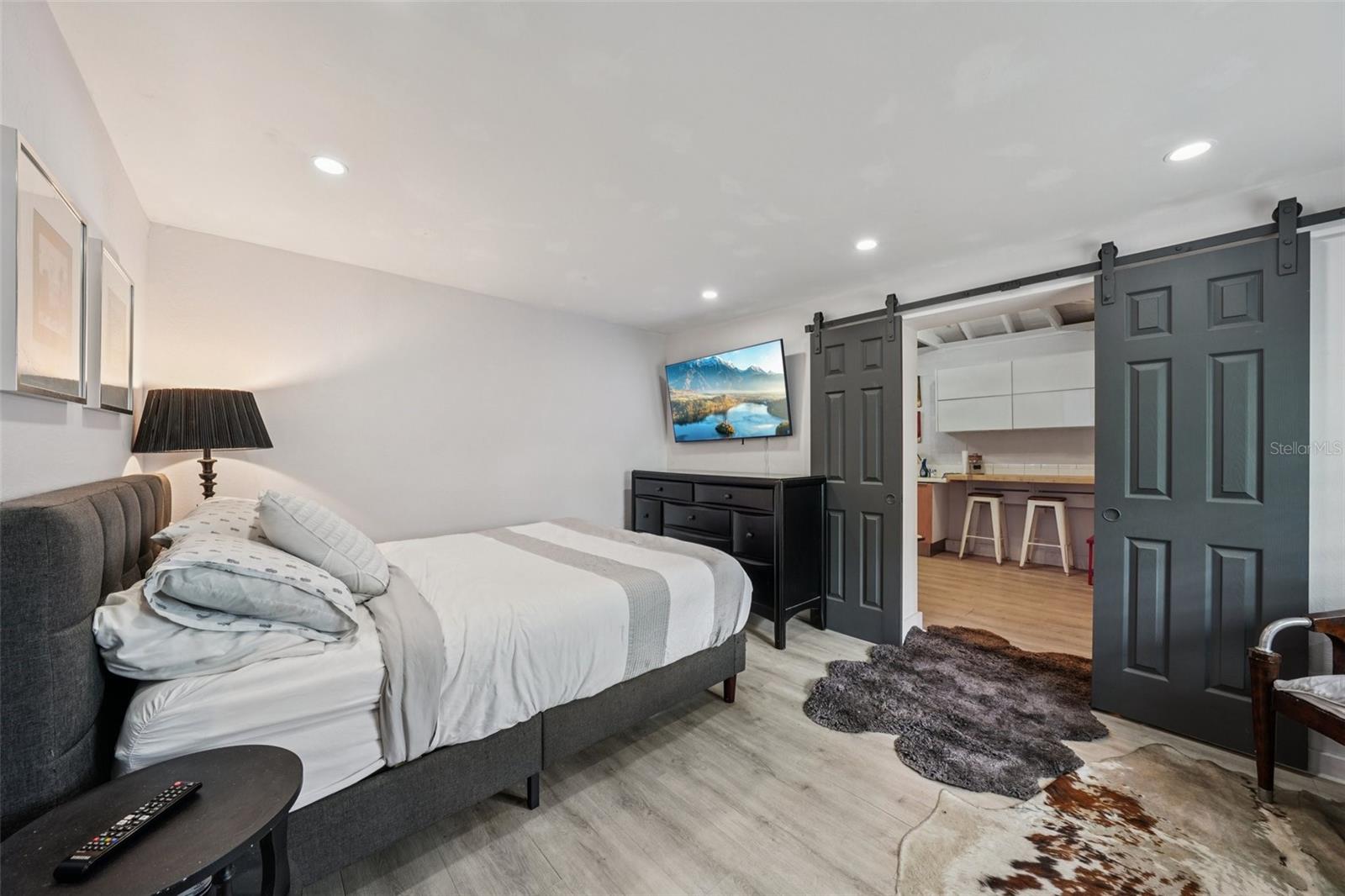 Image 23 of 32 For 924 32nd Street N