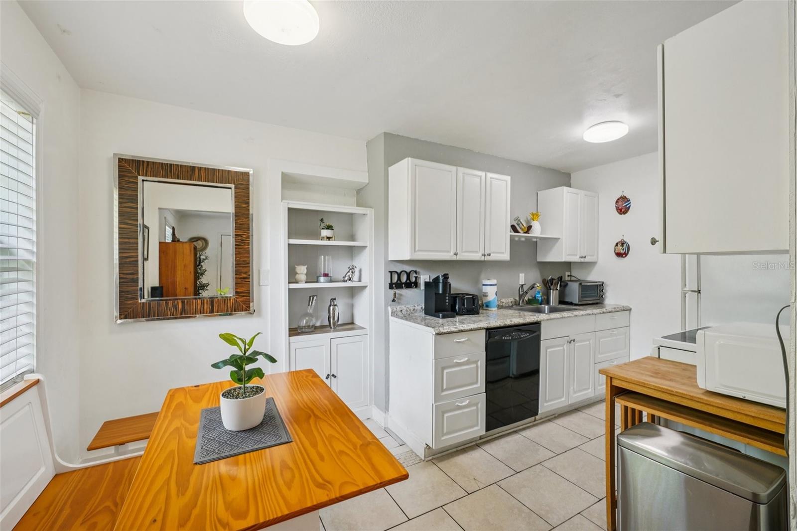 Image 4 of 32 For 924 32nd Street N
