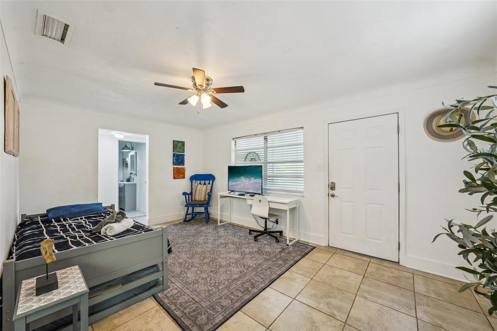 Image 7 of 32 For 924 32nd Street N