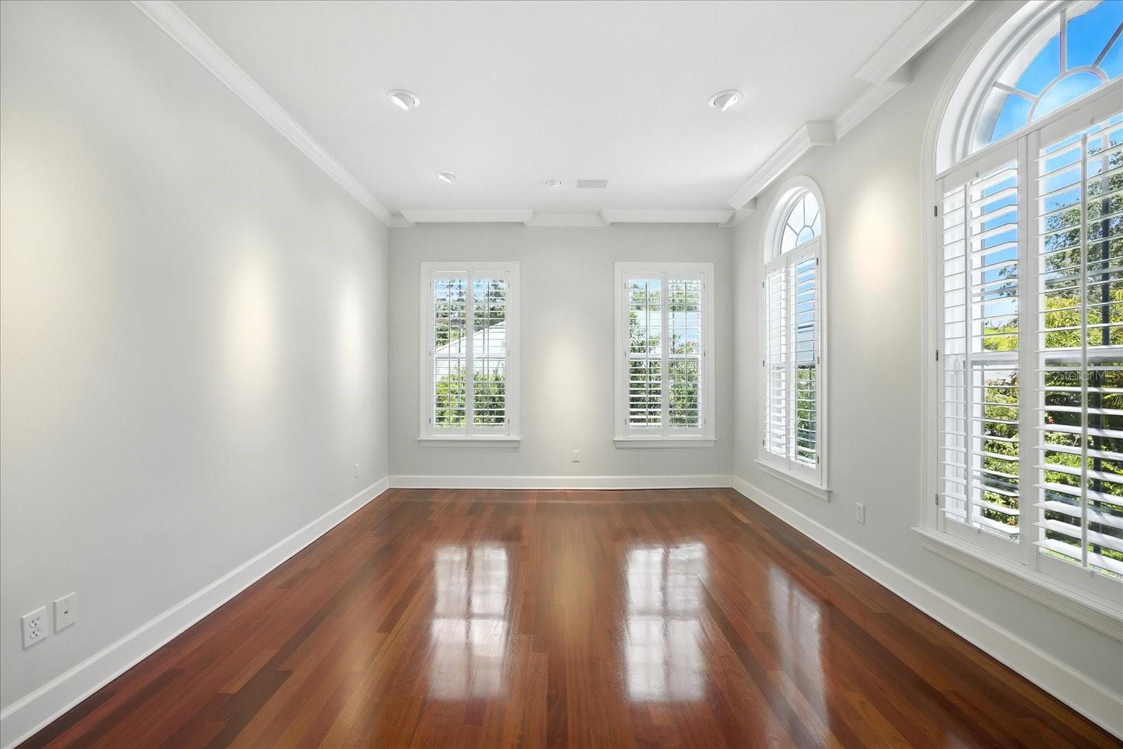 Image 11 of 72 For 2708 Marlin Avenue