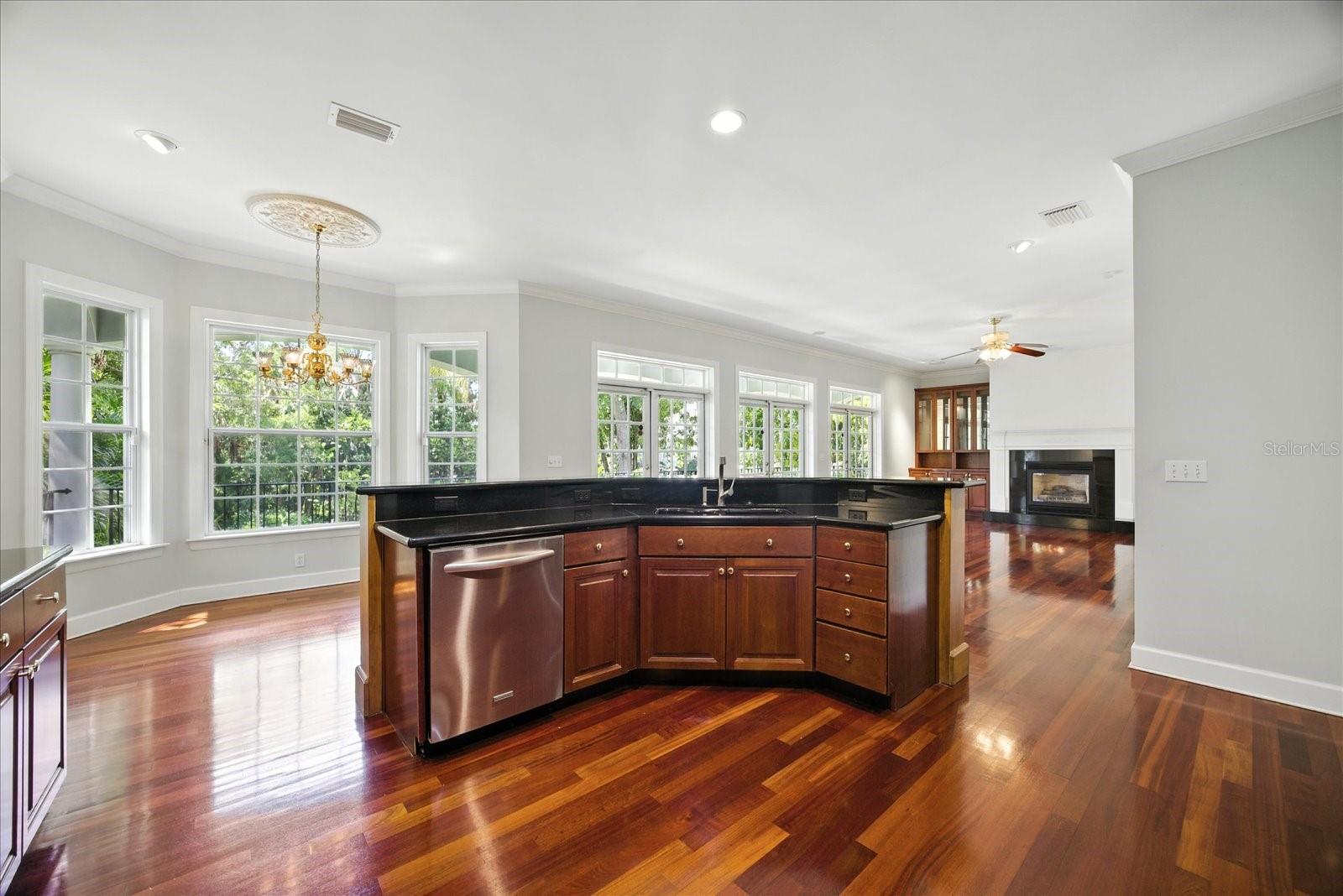 Image 21 of 72 For 2708 Marlin Avenue