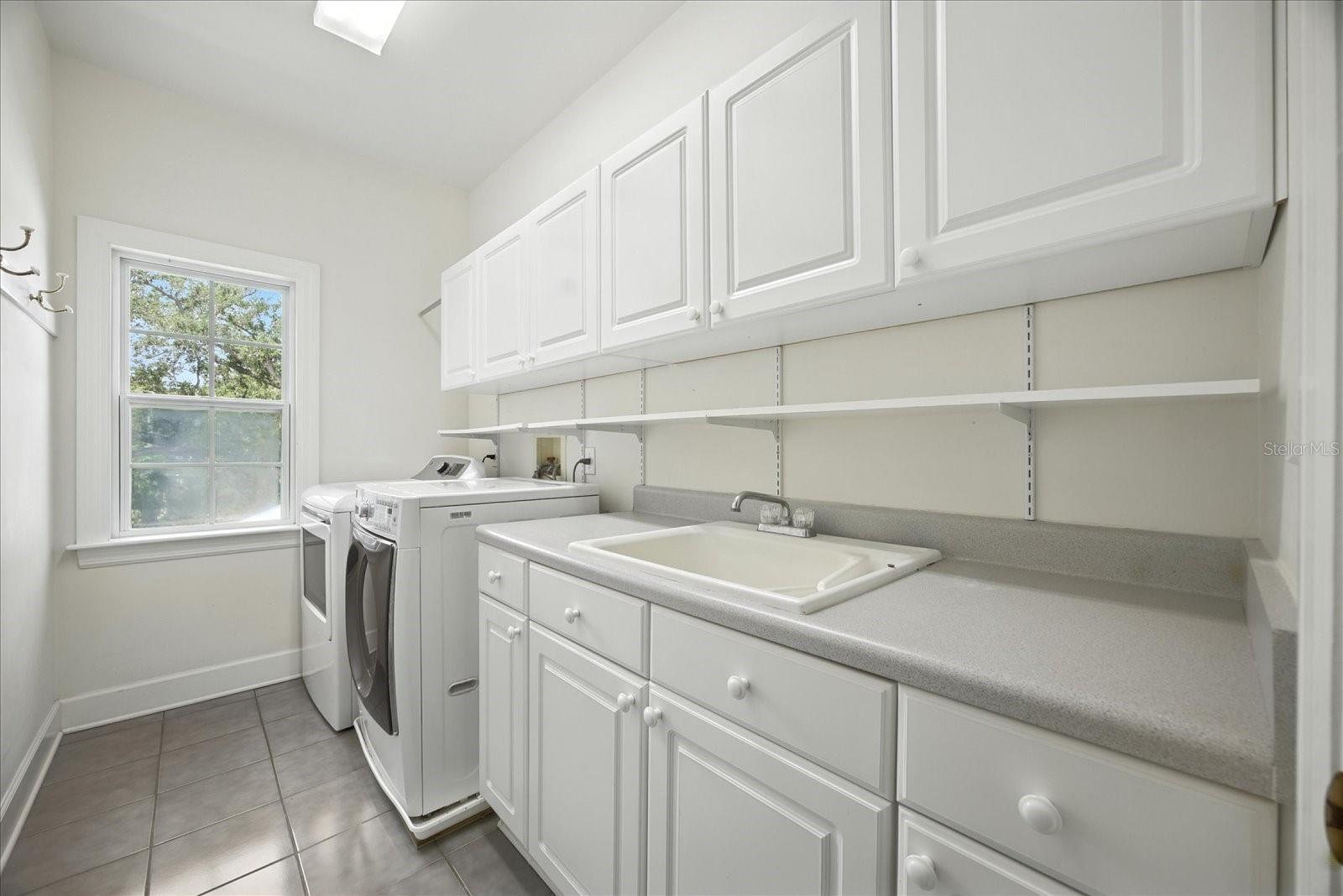 Image 37 of 72 For 2708 Marlin Avenue