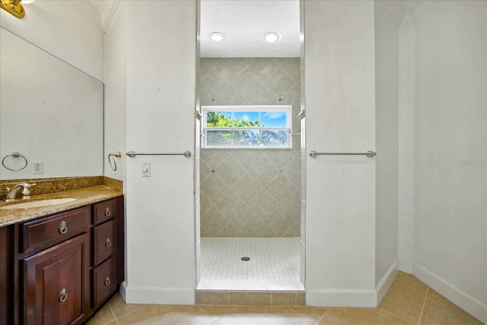 Image 45 of 72 For 2708 Marlin Avenue