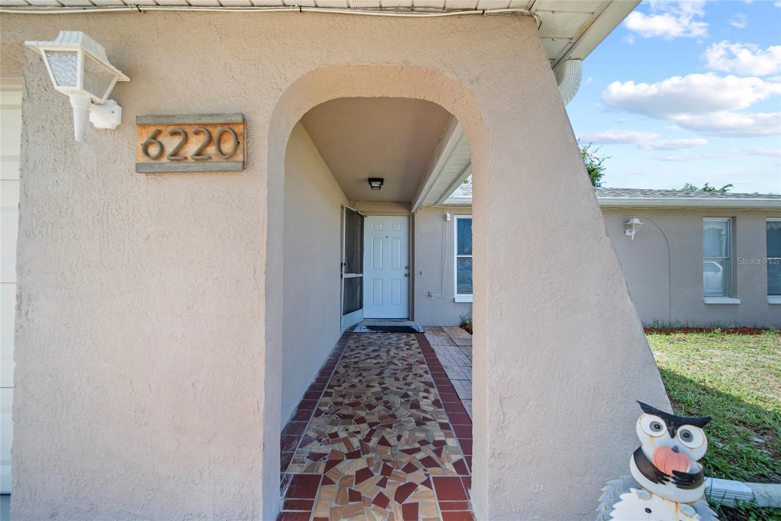 Listing photo id 0 for 6220 Brookshire Avenue