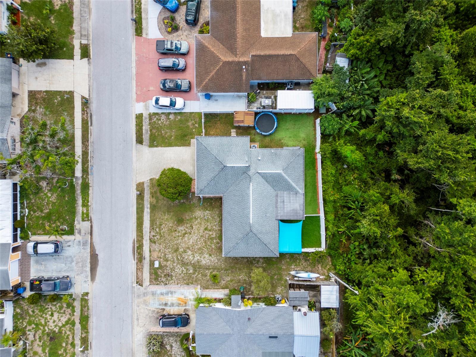 Listing photo id 18 for 6220 Brookshire Avenue