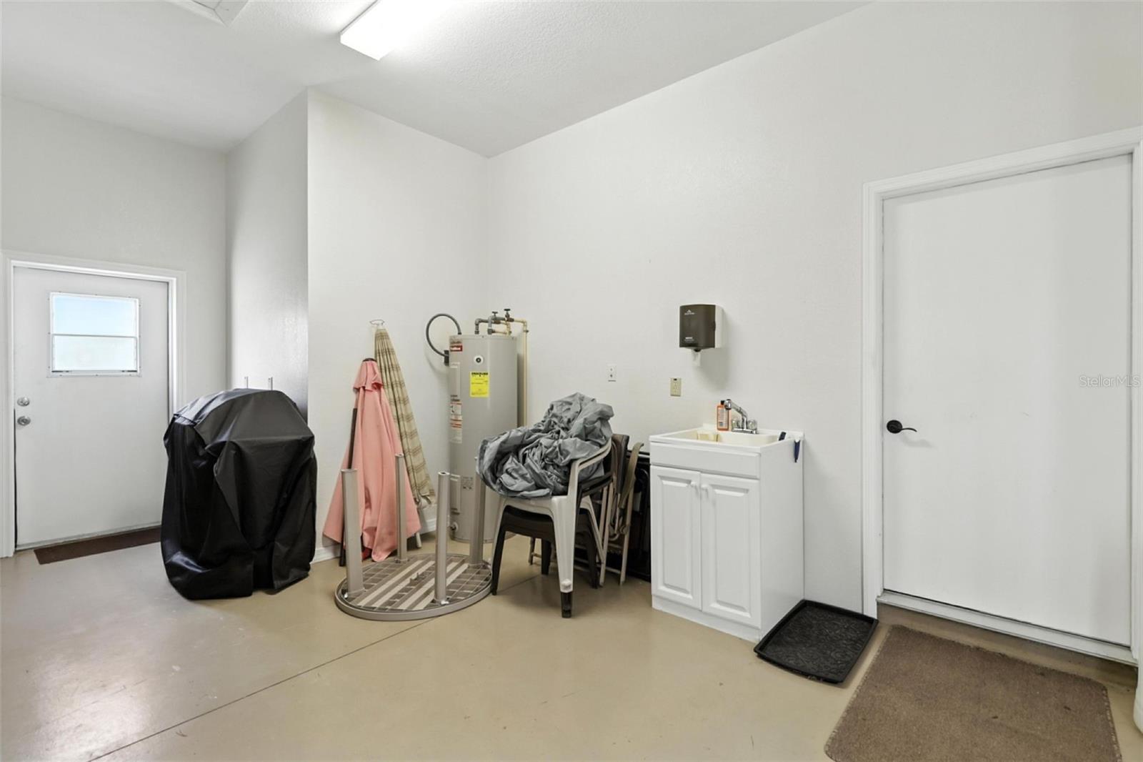 Image 33 of 43 For 15540 Renee Lane