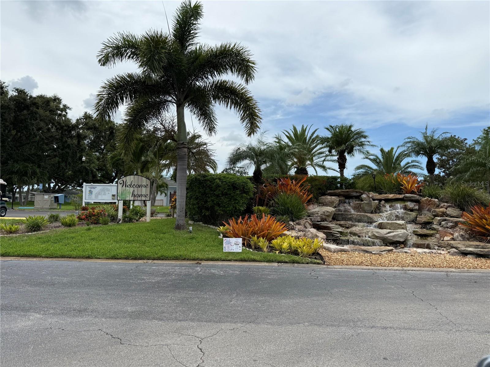 Listing photo id 1 for 9790 66th 401