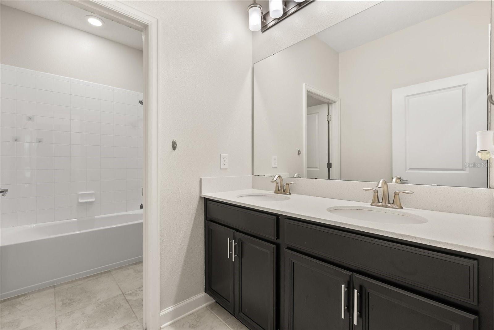 Image 17 of 38 For 11046 Longleaf Woods Drive