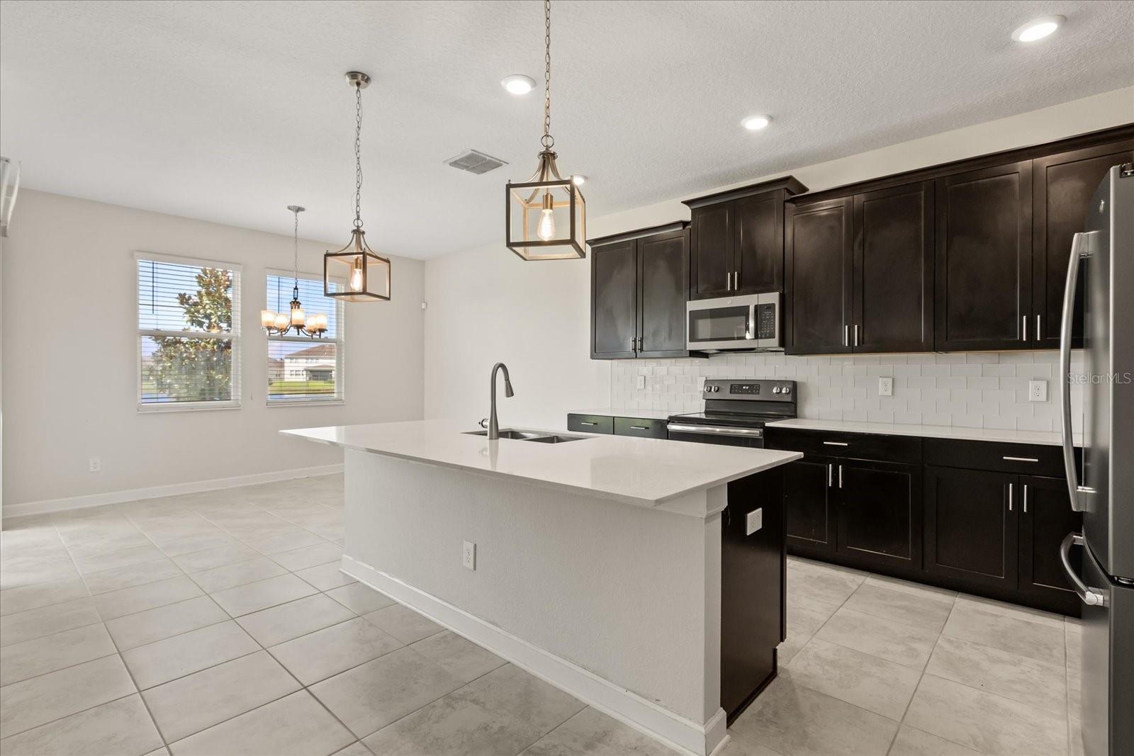 Image 4 of 38 For 11046 Longleaf Woods Drive