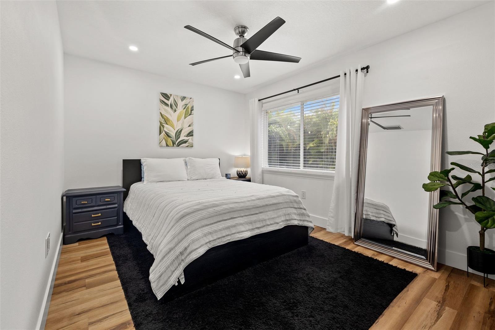 Image 32 of 48 For 12645 Pineforest Way E