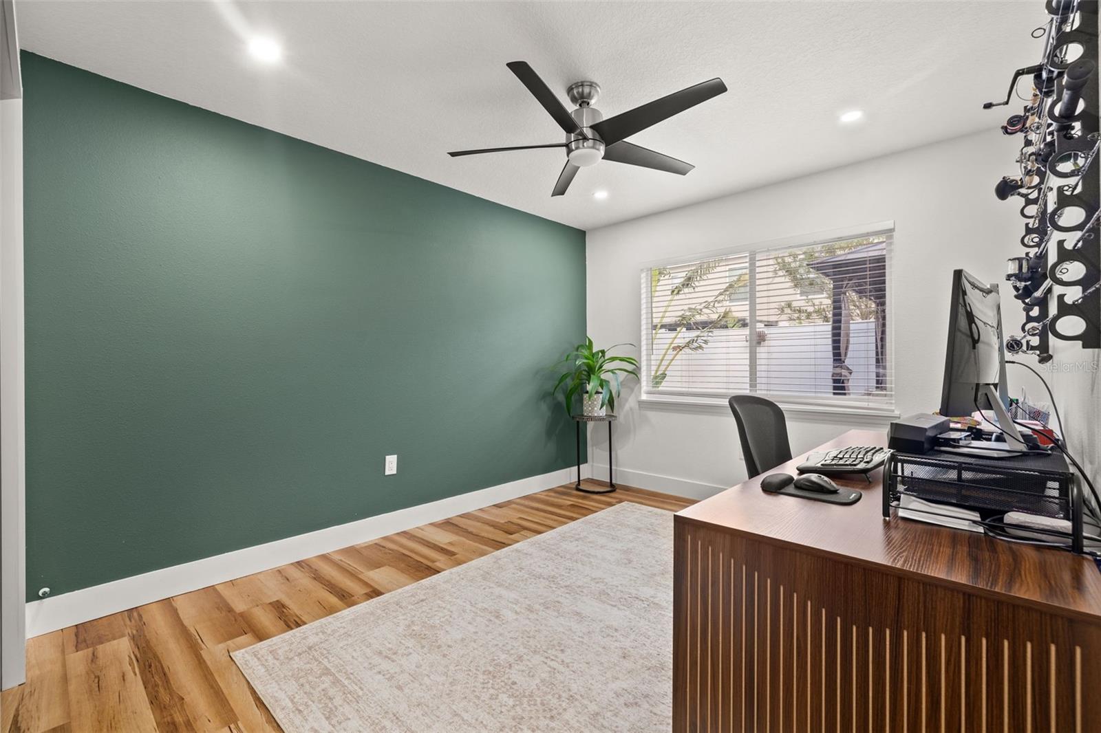 Image 34 of 48 For 12645 Pineforest Way E