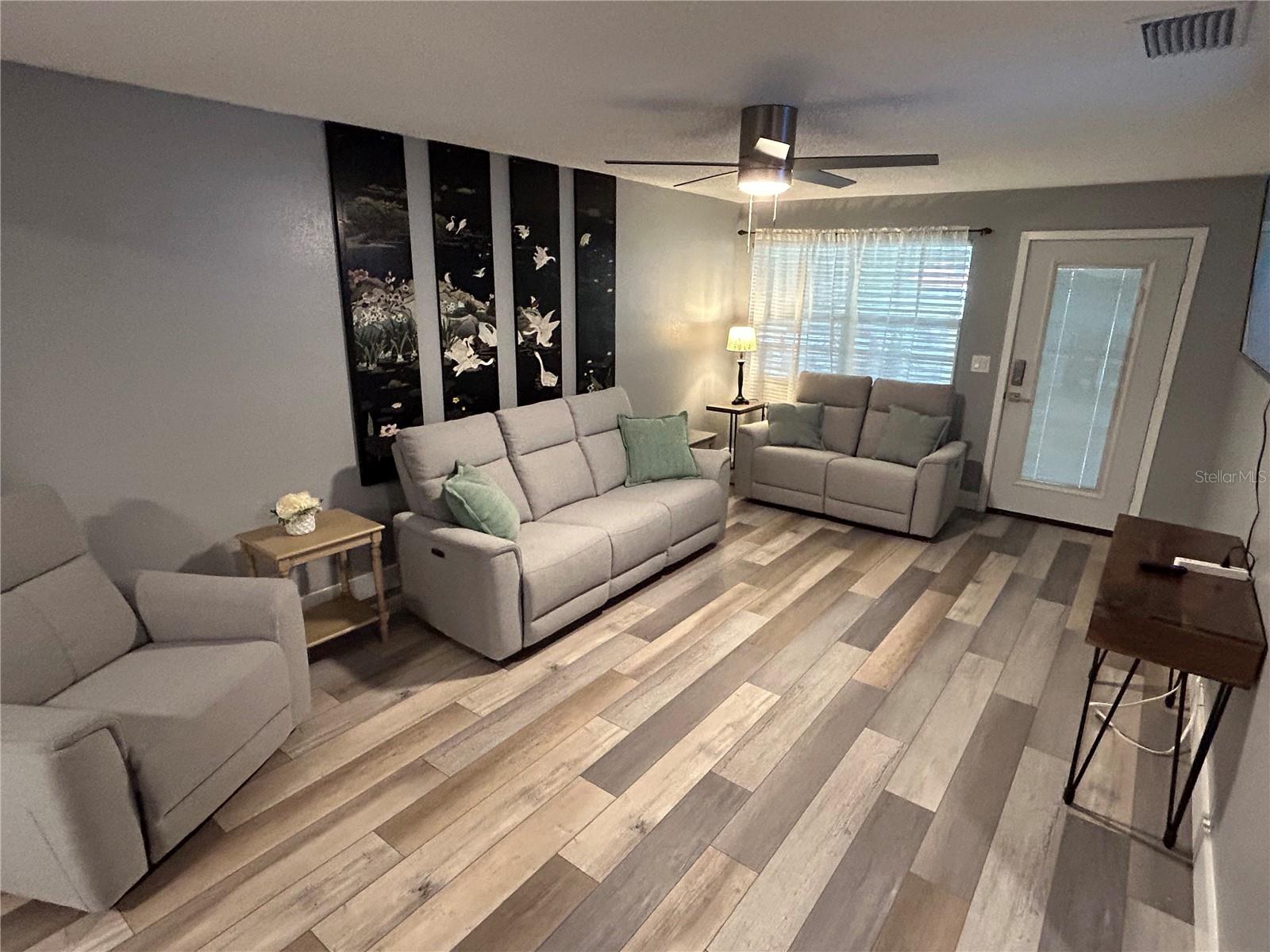 Image 3 of 9 For 5702 27th Avenue S