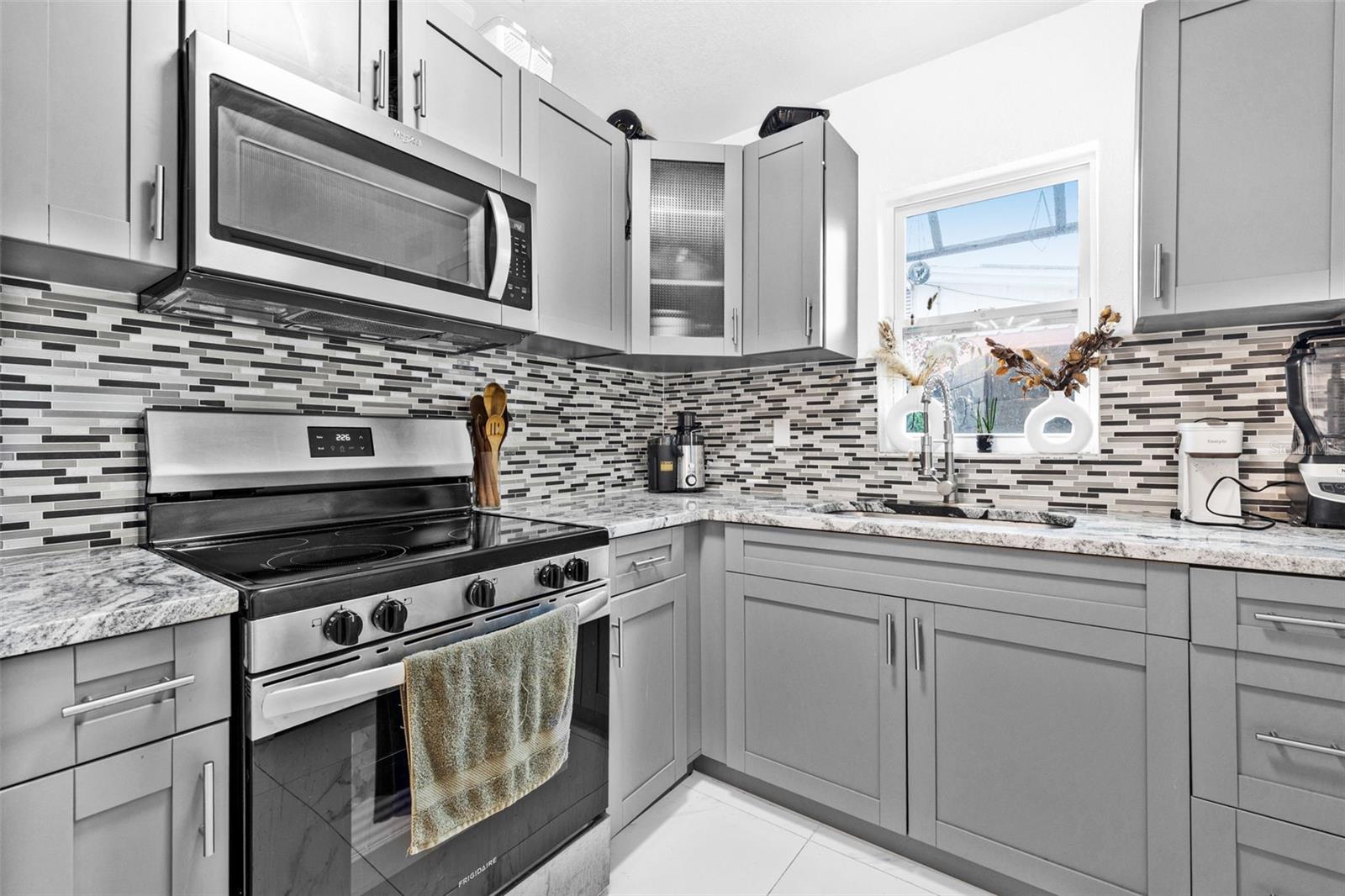 Image 10 of 36 For 7300 38th Avenue N