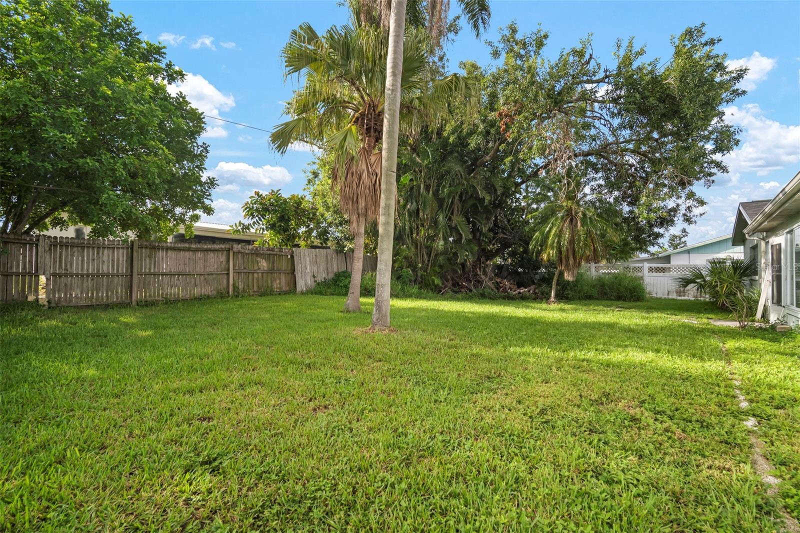 Image 7 of 39 For 6313 Flamingo Drive