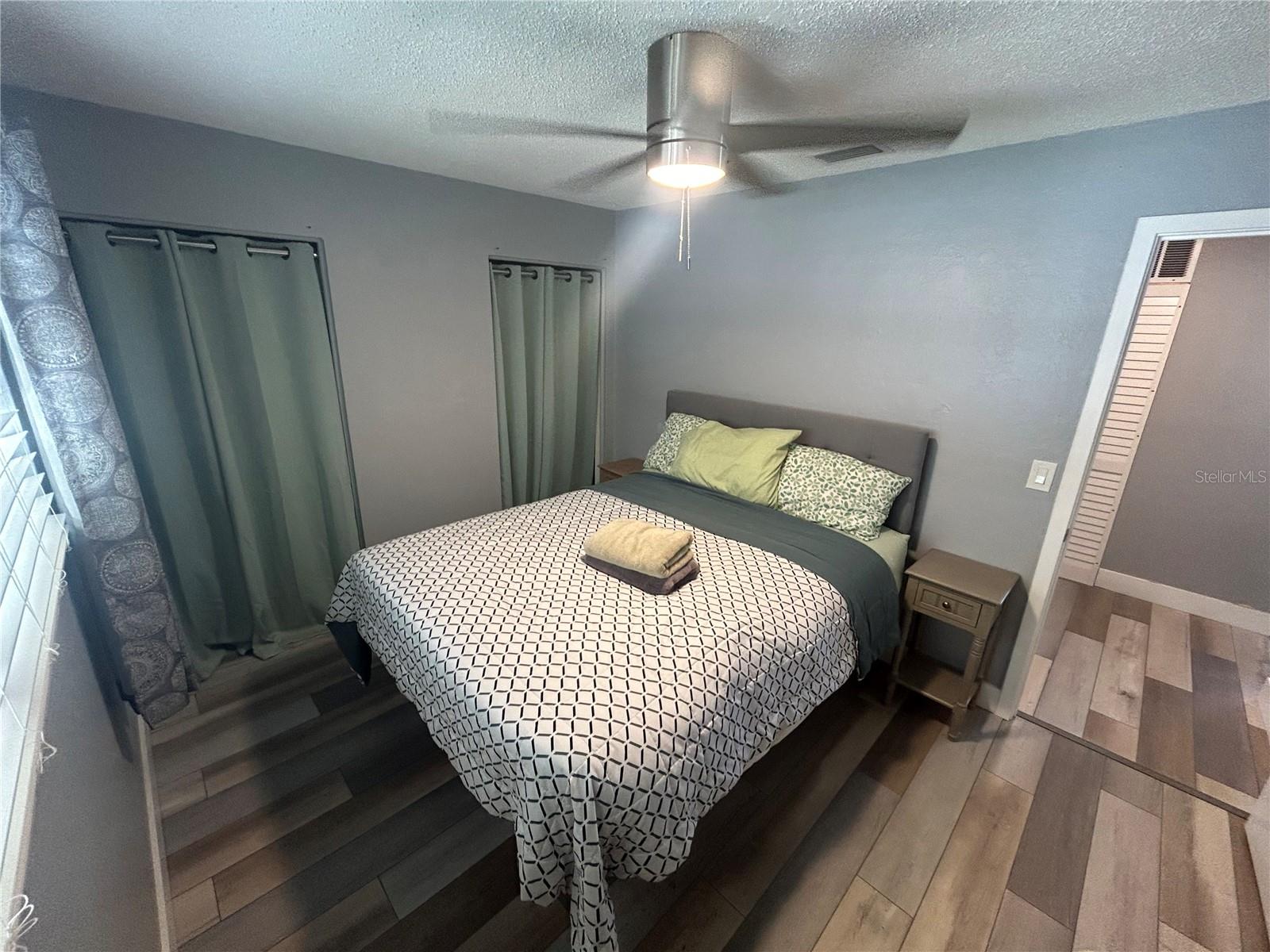 Image 3 of 9 For 5708 27th Avenue S