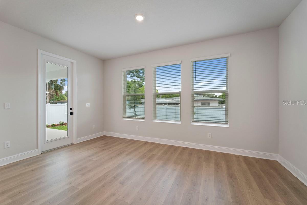 Image 6 of 9 For 3110 Varn Avenue