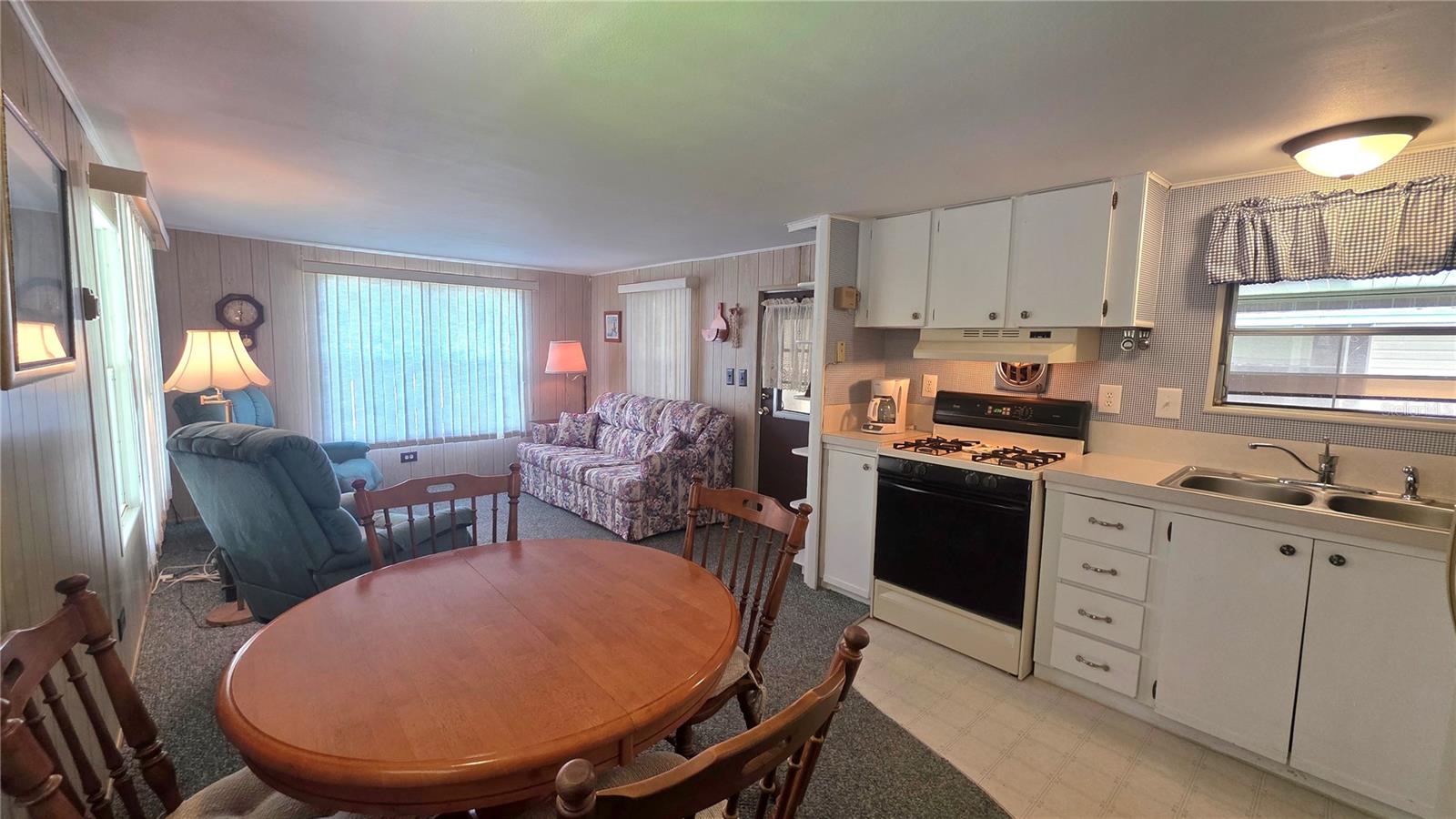 Image 10 of 66 For 37112 Sandra Avenue