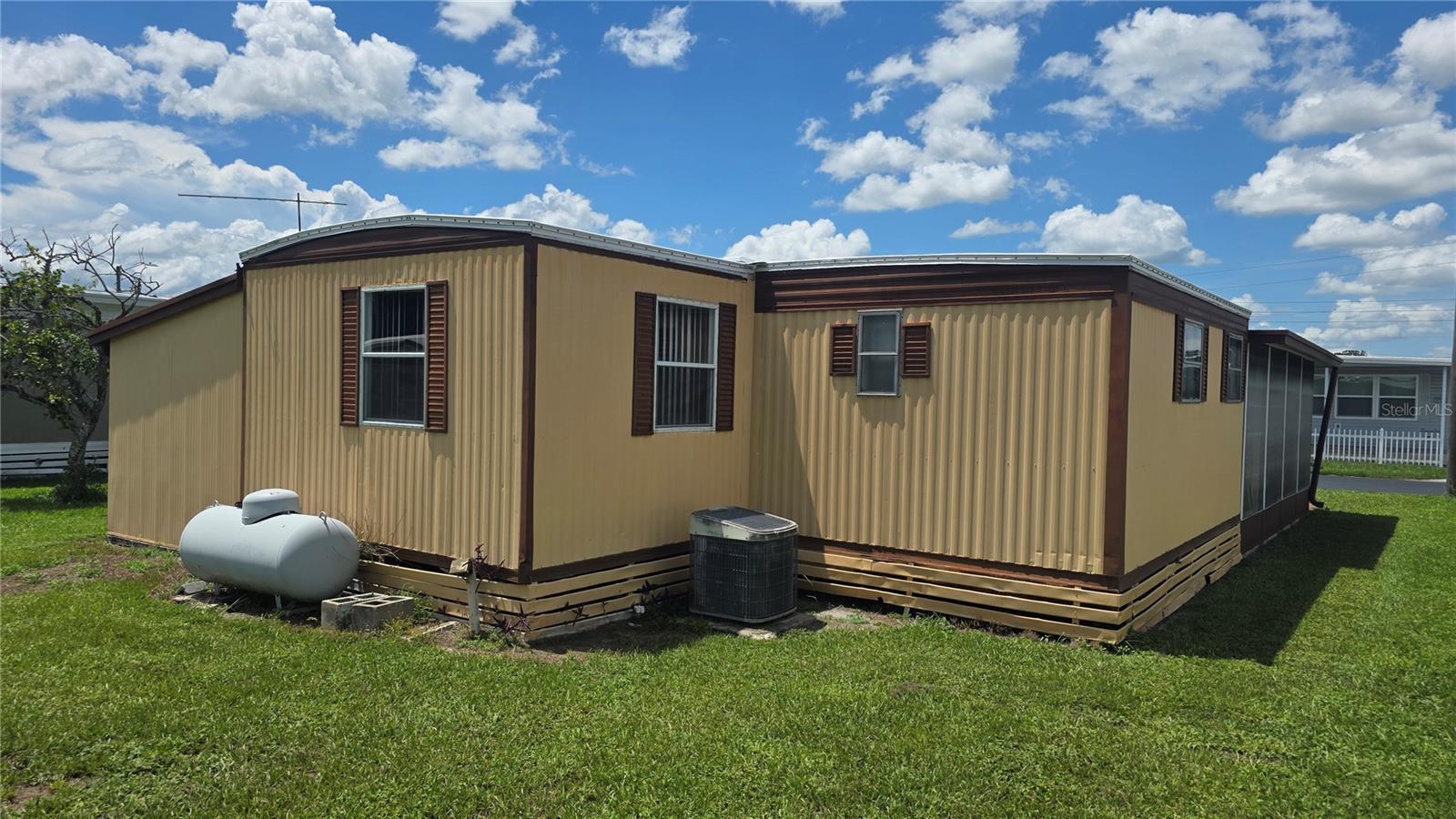 Image 6 of 66 For 37112 Sandra Avenue