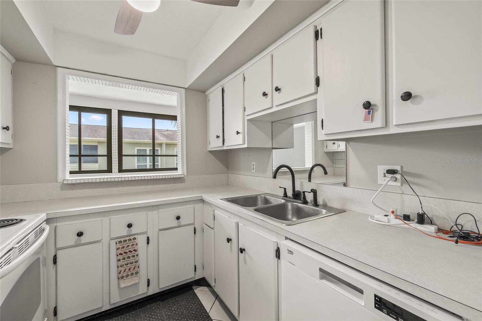 Image 8 of 20 For 416 Windrush Bay Drive 416