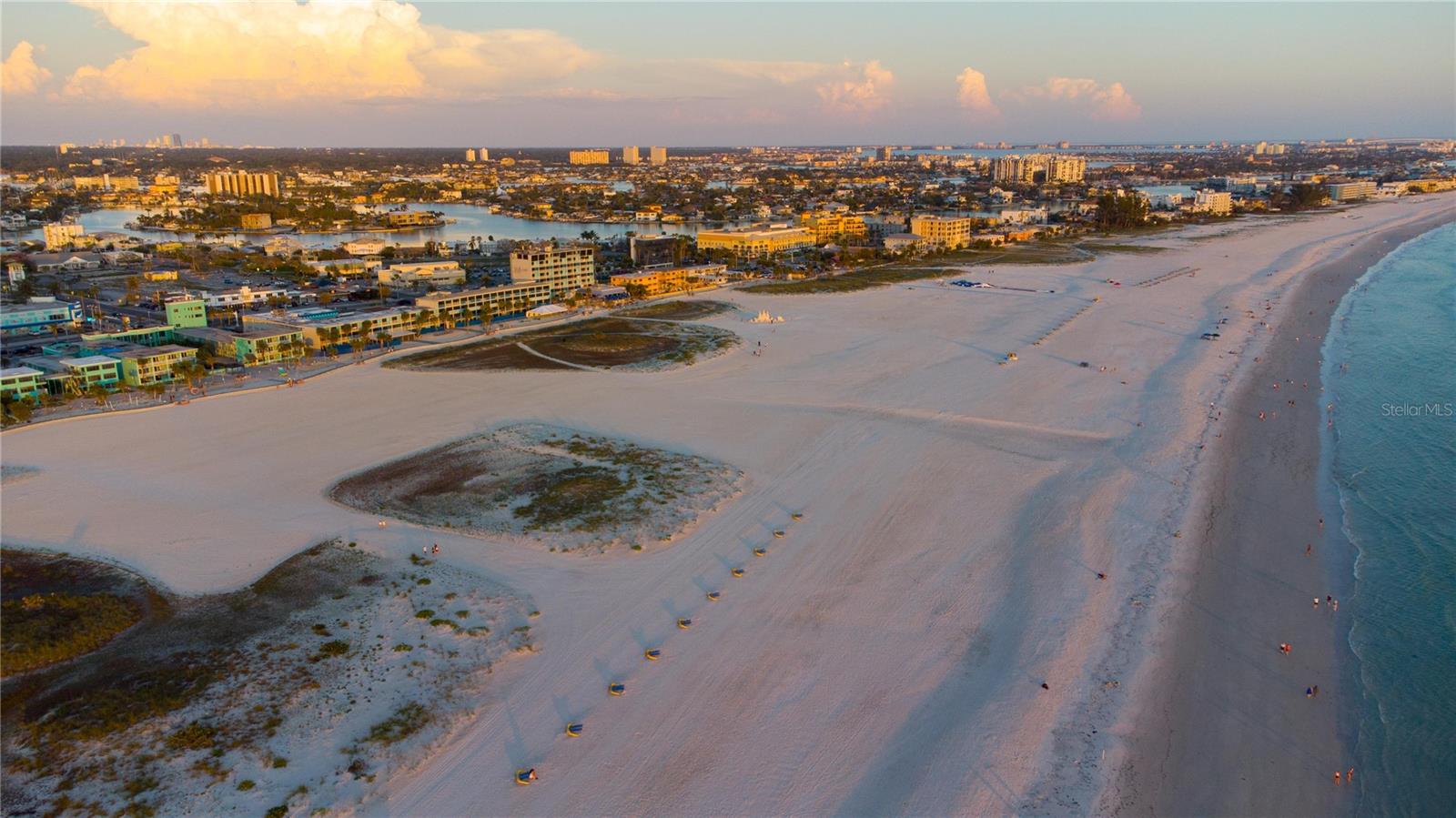 Image 31 of 32 For 19418 Gulf Boulevard 207