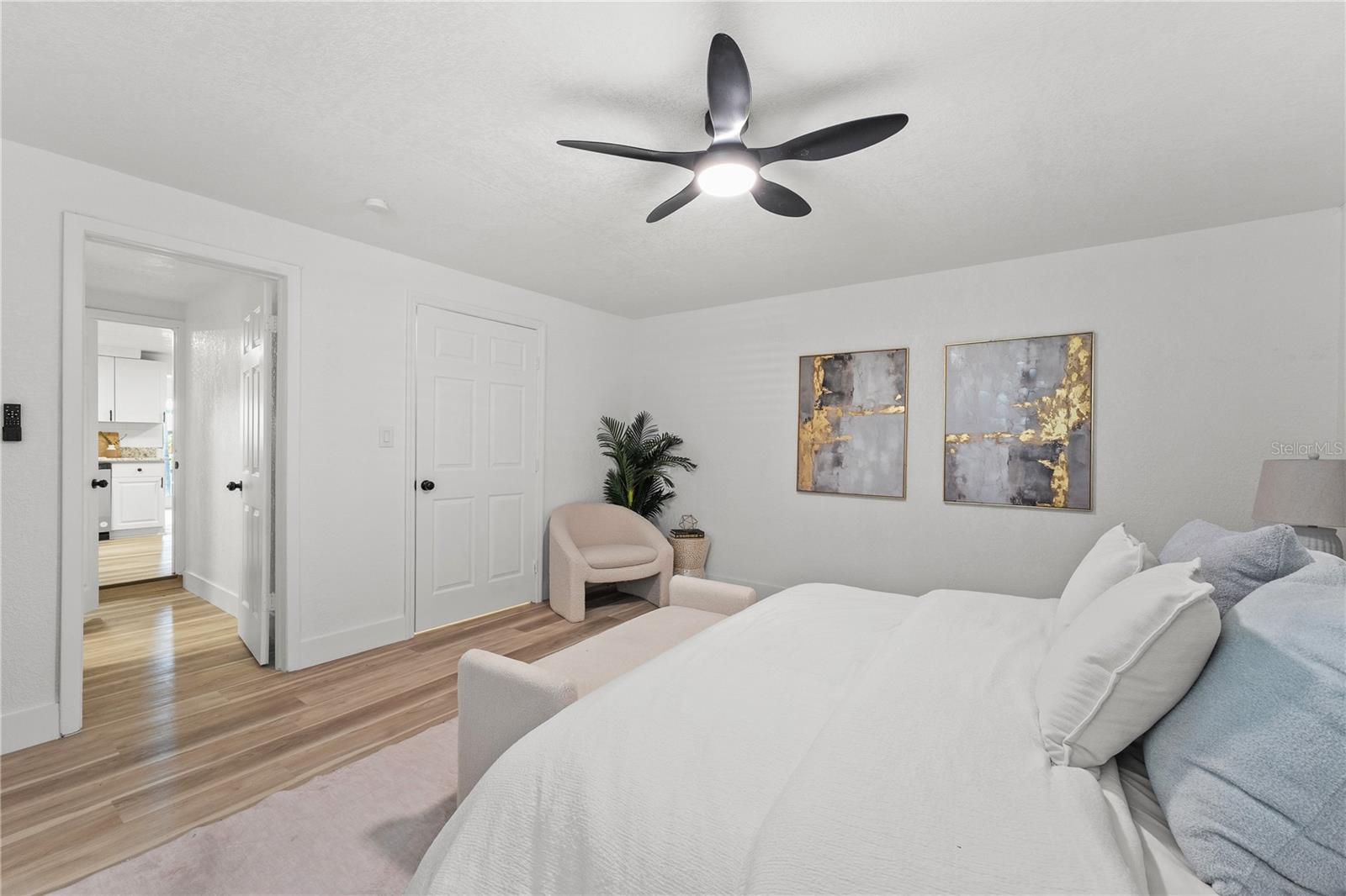 Listing photo id 16 for 4143 Baden Drive